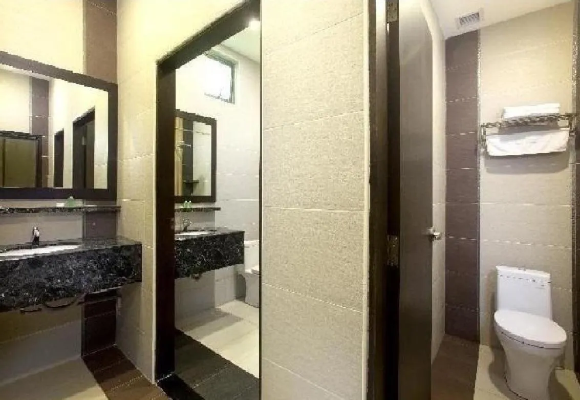 YANGTZE HOTEL 长江酒店