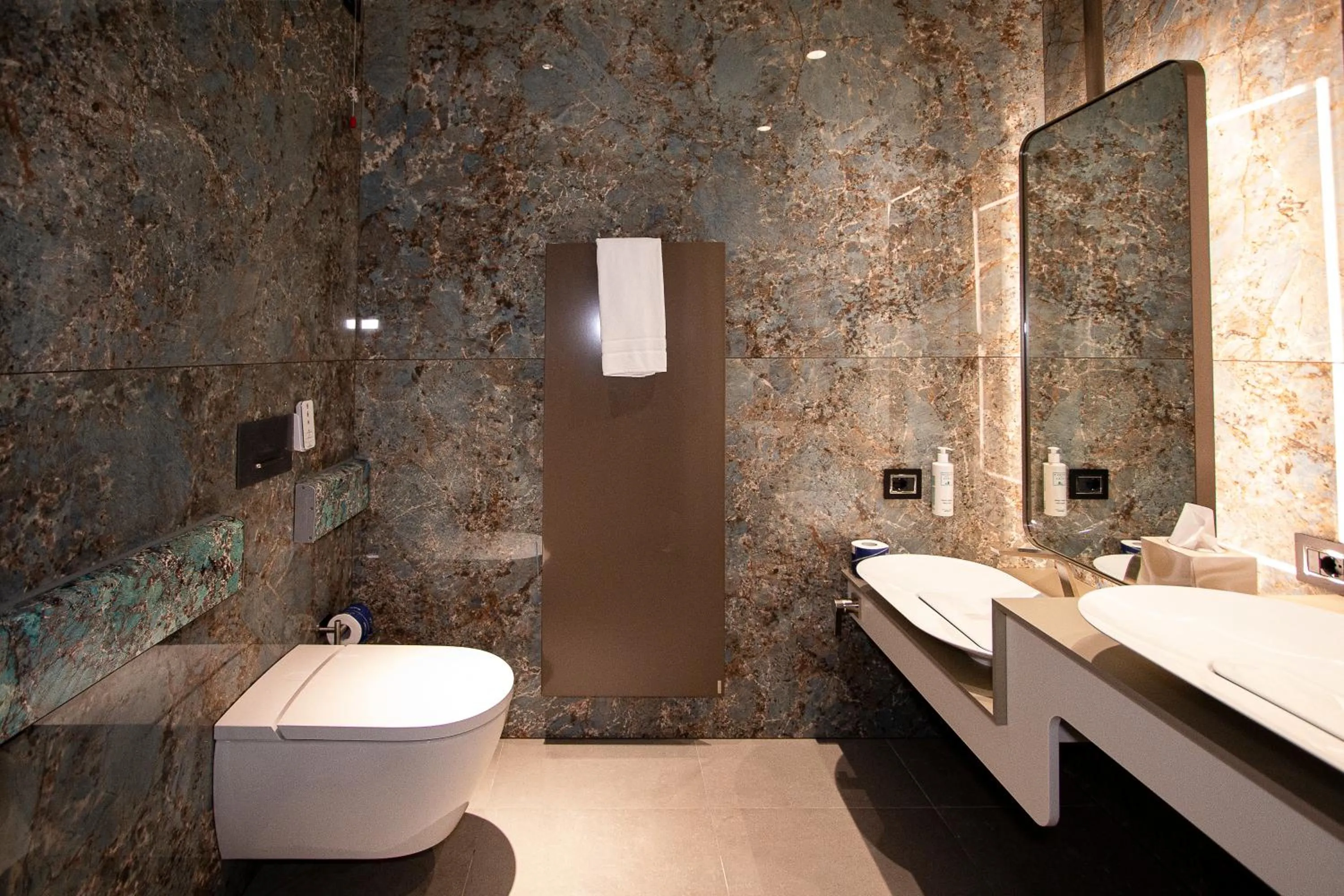 Bathroom in Demo Hotel Design Emotion