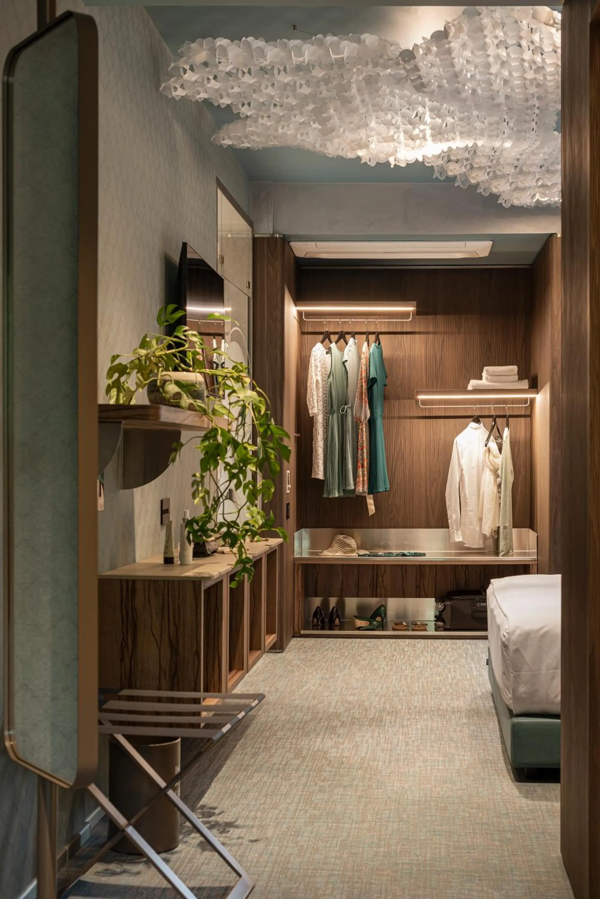 wardrobe, Bed in Demo Hotel Design Emotion