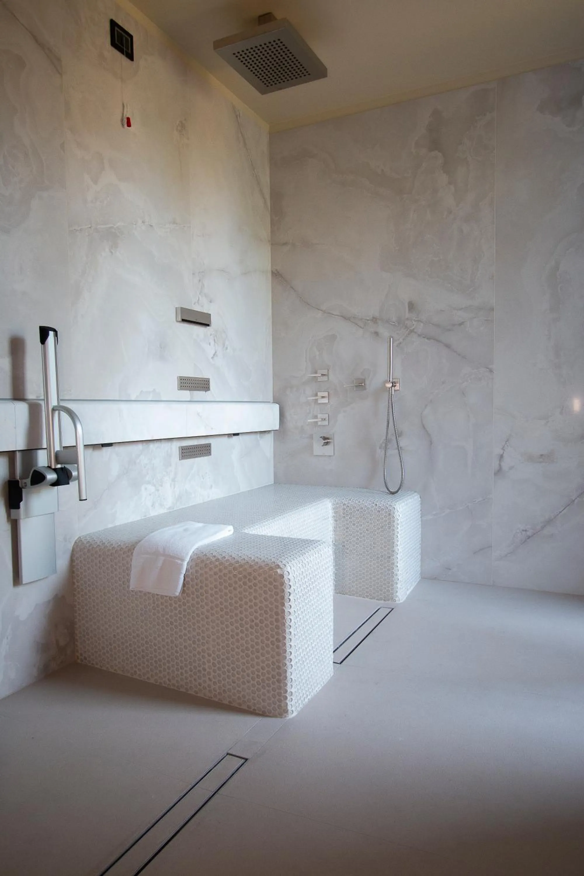 Steam room, Bed in Demo Hotel Design Emotion