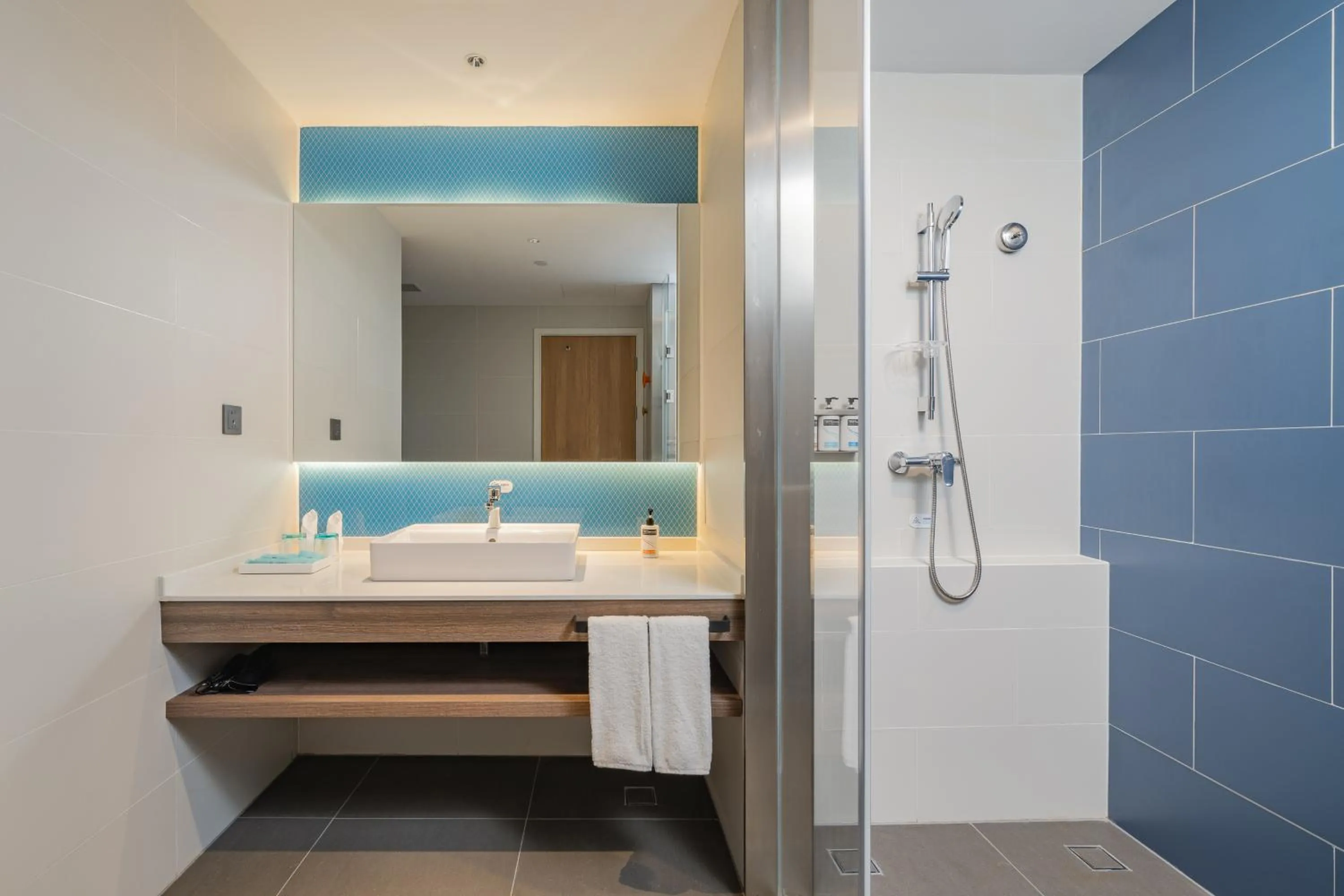 Bathroom in Holiday Inn Express Nanning Jiangnan by IHG