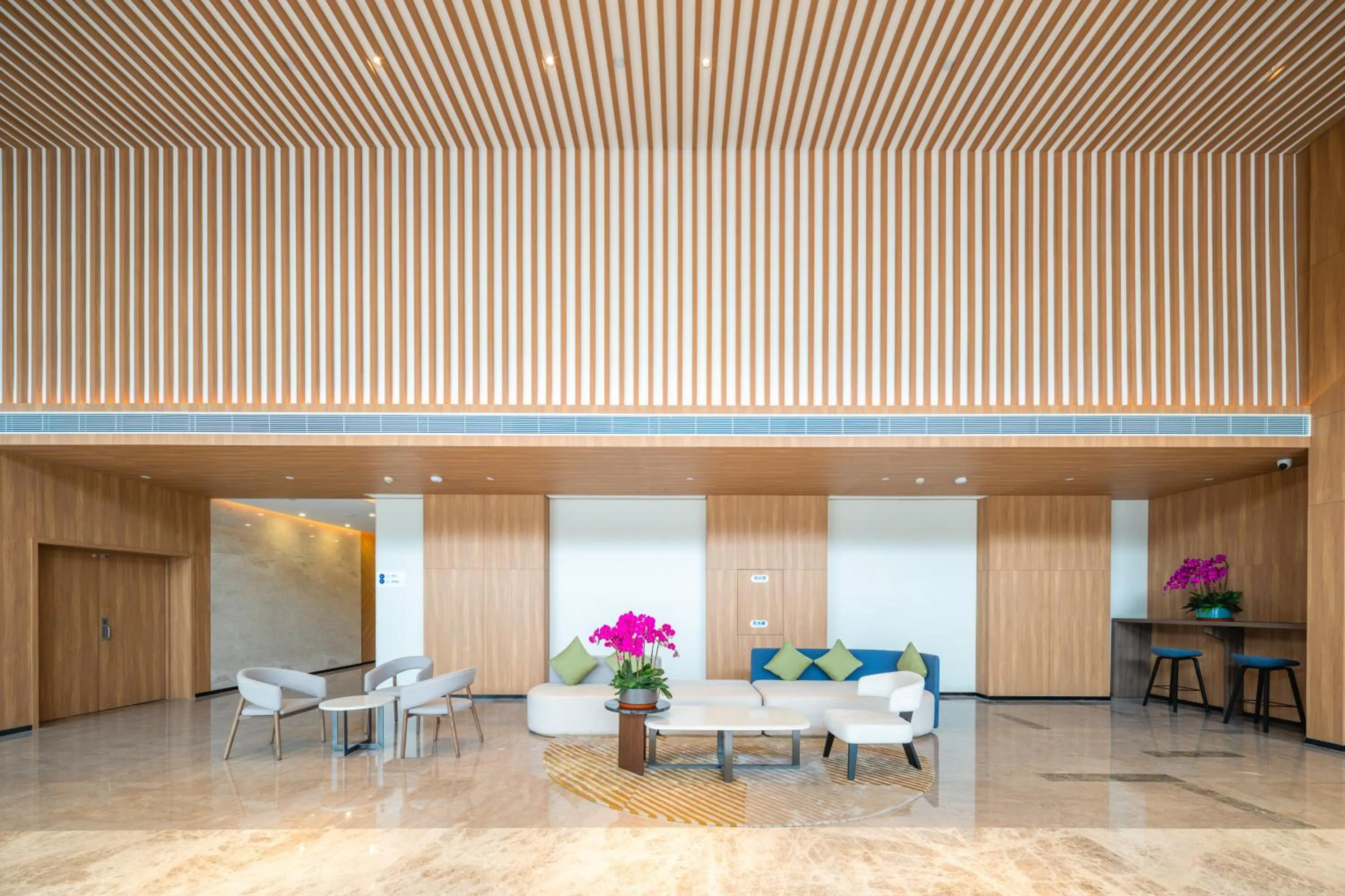 Lobby or reception in Holiday Inn Express Nanning Jiangnan by IHG