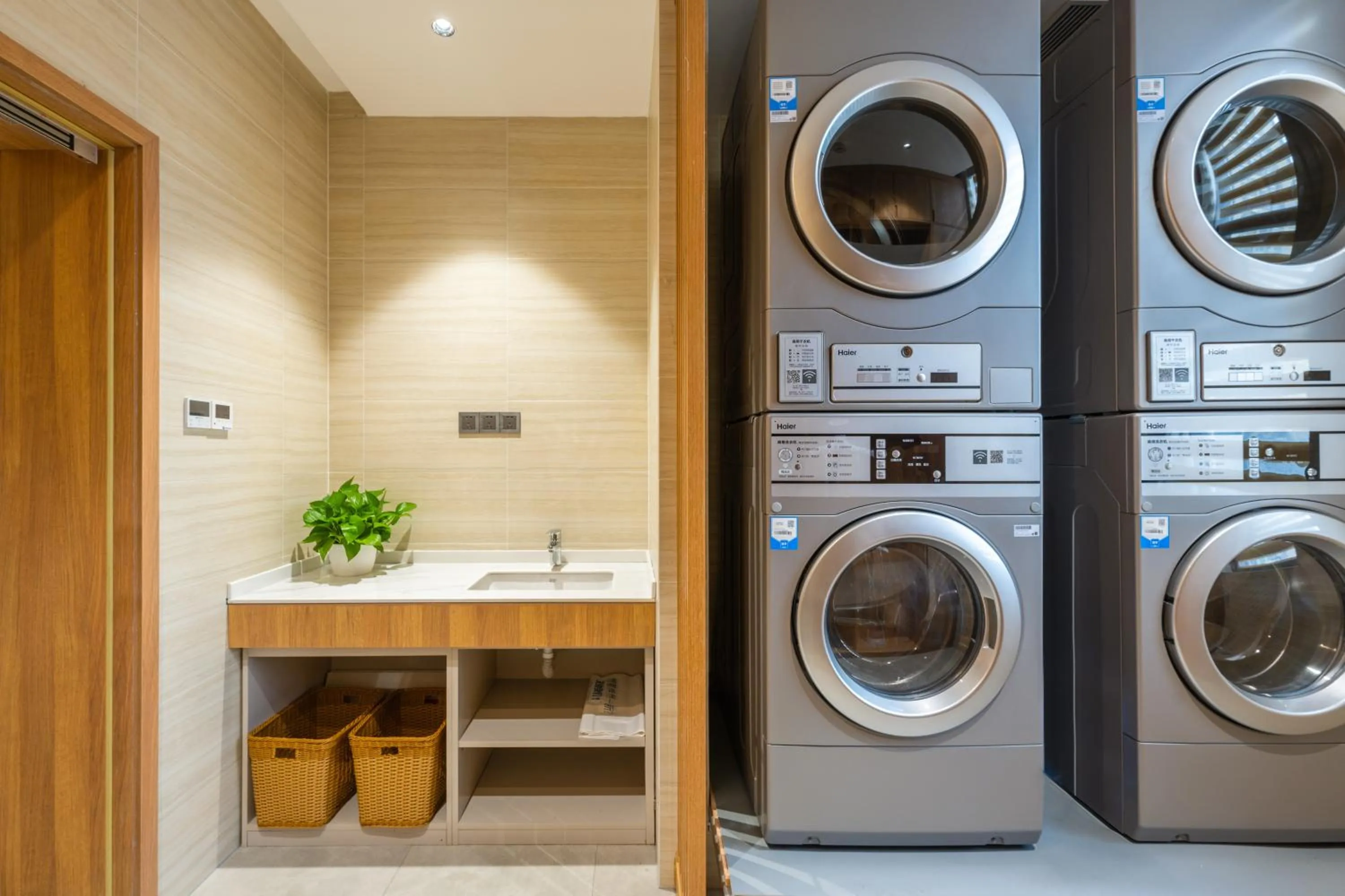 washing machine in Holiday Inn Express Nanning Jiangnan by IHG