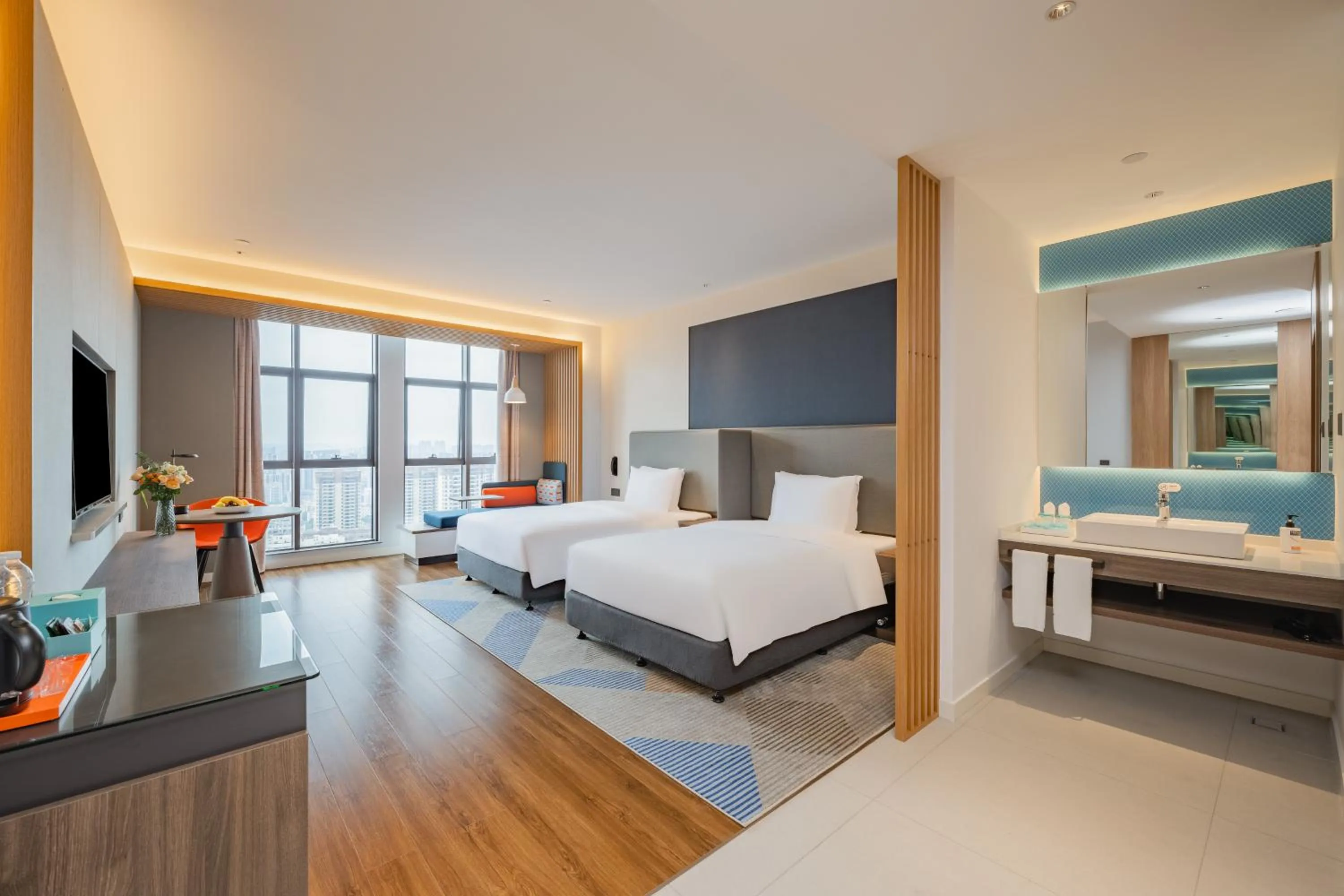 Photo of the whole room, Bed in Holiday Inn Express Nanning Jiangnan by IHG