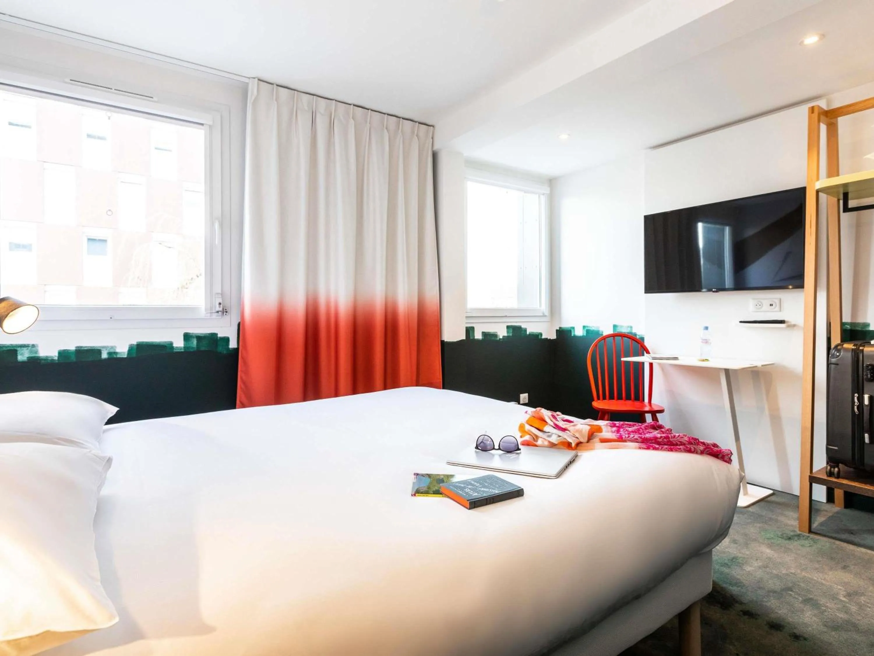 Bedroom, Bed in ibis Styles Thonon-les-Bains