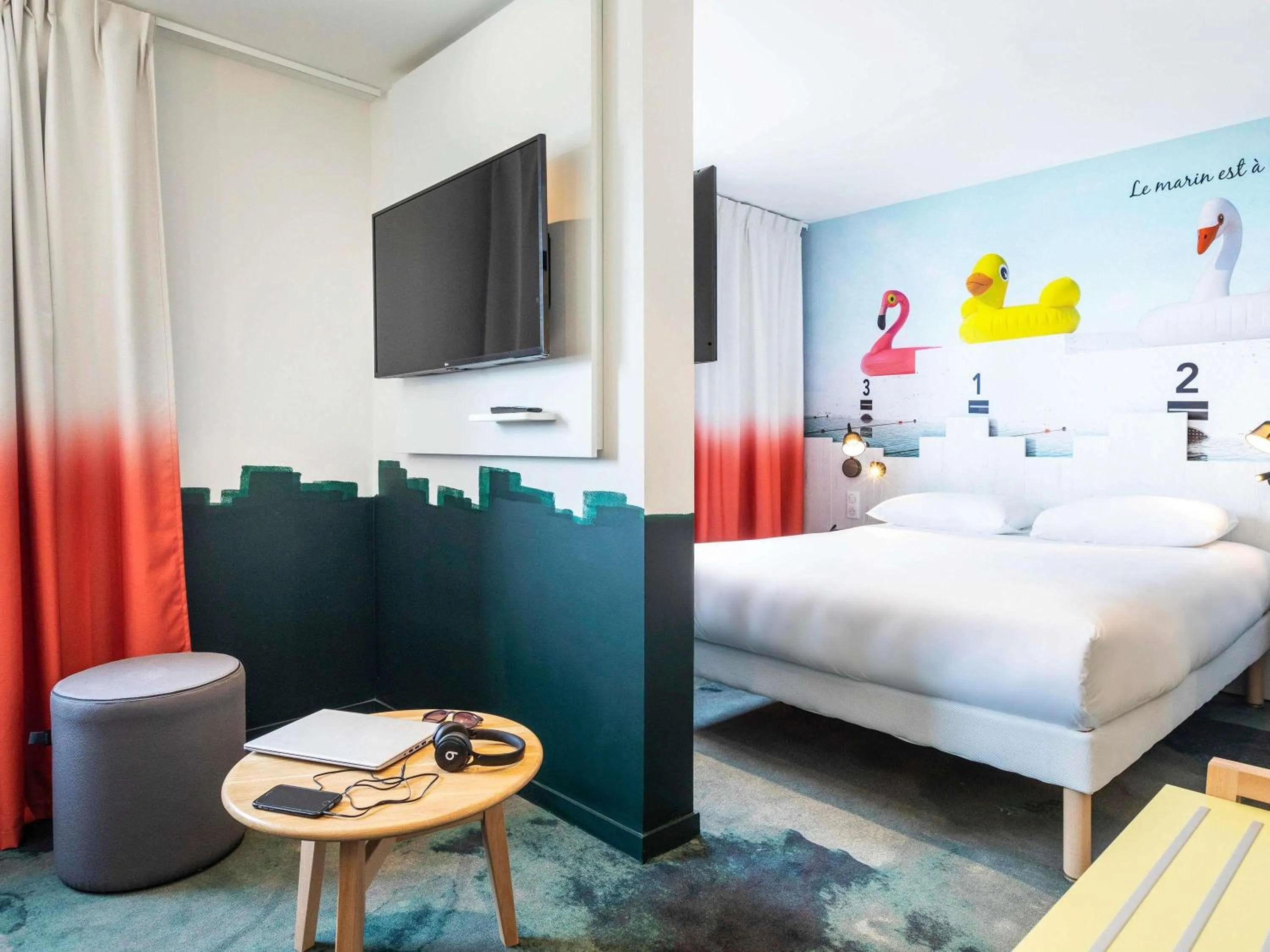 Bedroom, Bed in ibis Styles Thonon-les-Bains