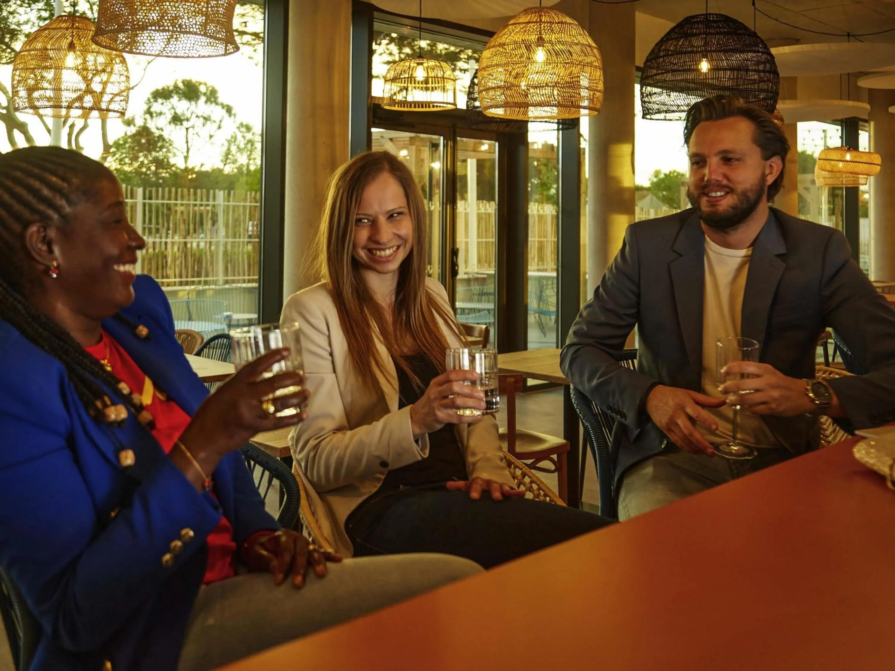 Lounge or bar in Ibis Styles Montpellier Aéroport Parc Des Expos