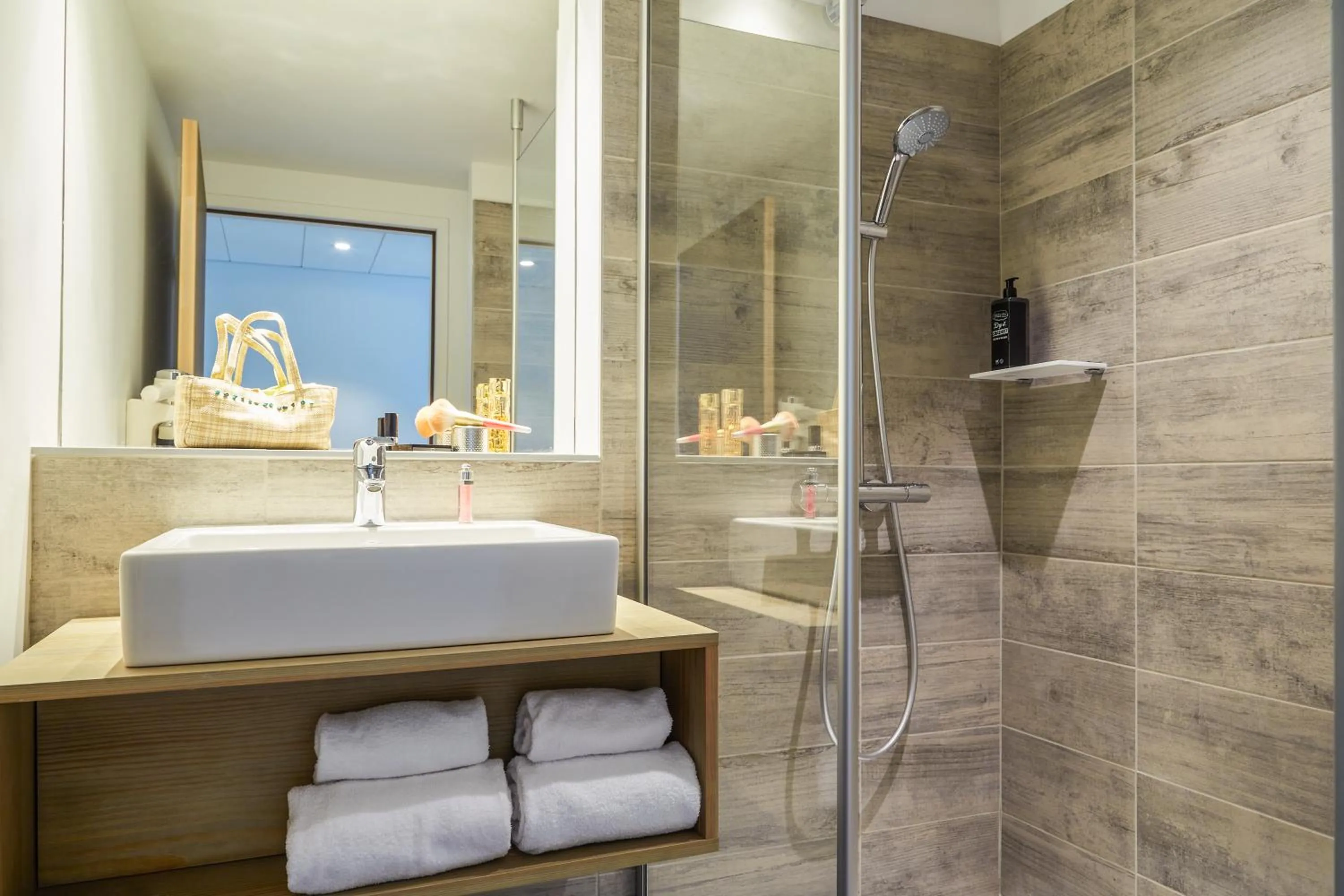 Bathroom in Ibis Styles Montpellier Aéroport Parc Des Expos