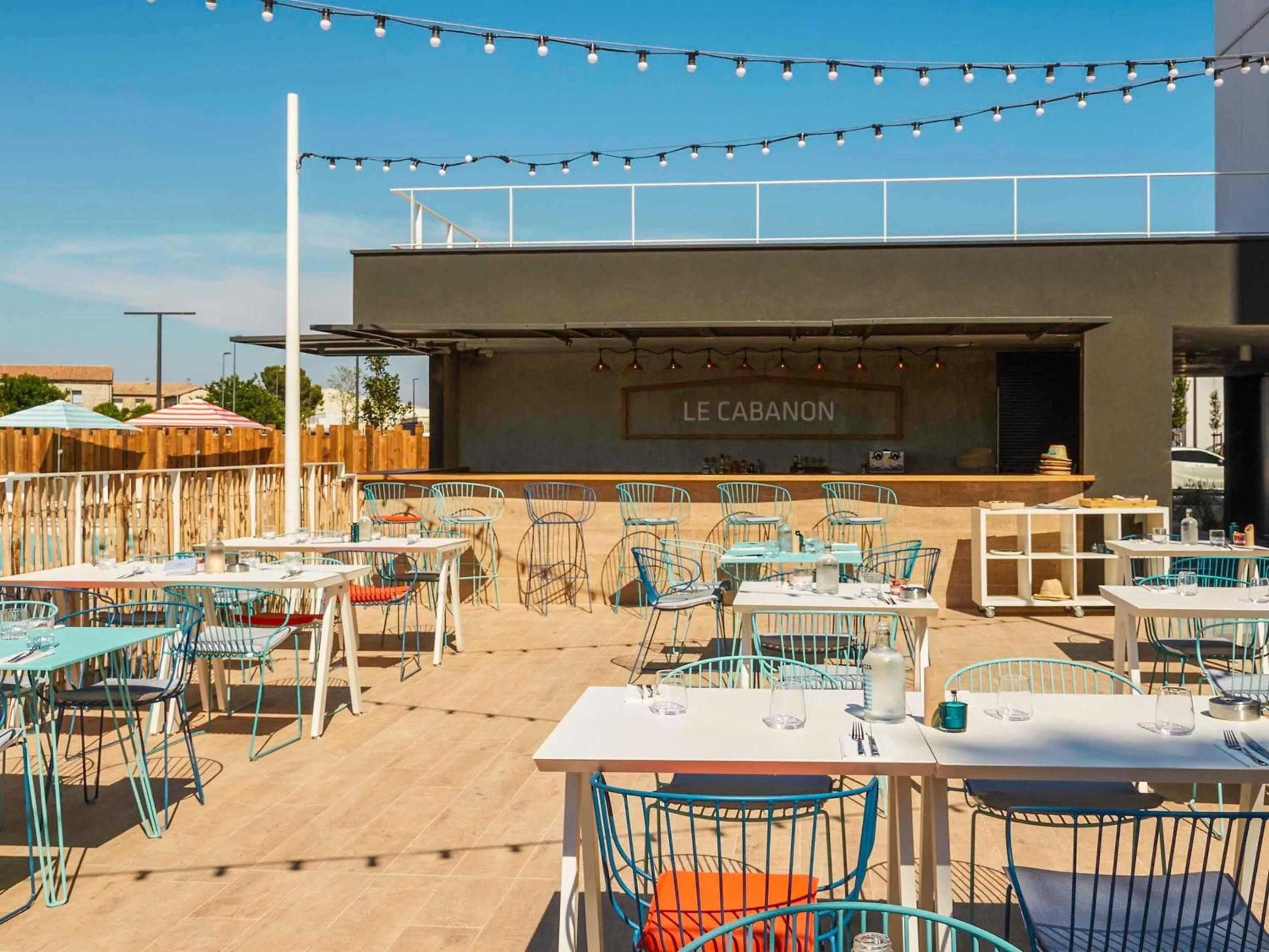 Lounge or bar in Ibis Styles Montpellier Aéroport Parc Des Expos