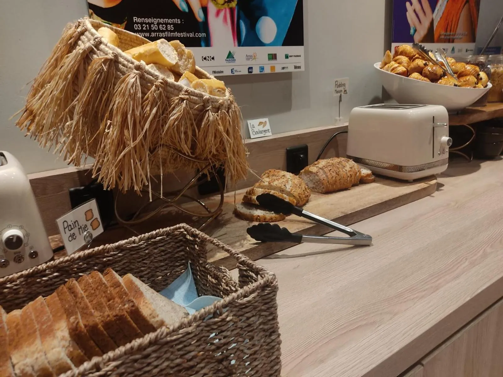 Food and drinks in ibis Styles Arras Centre