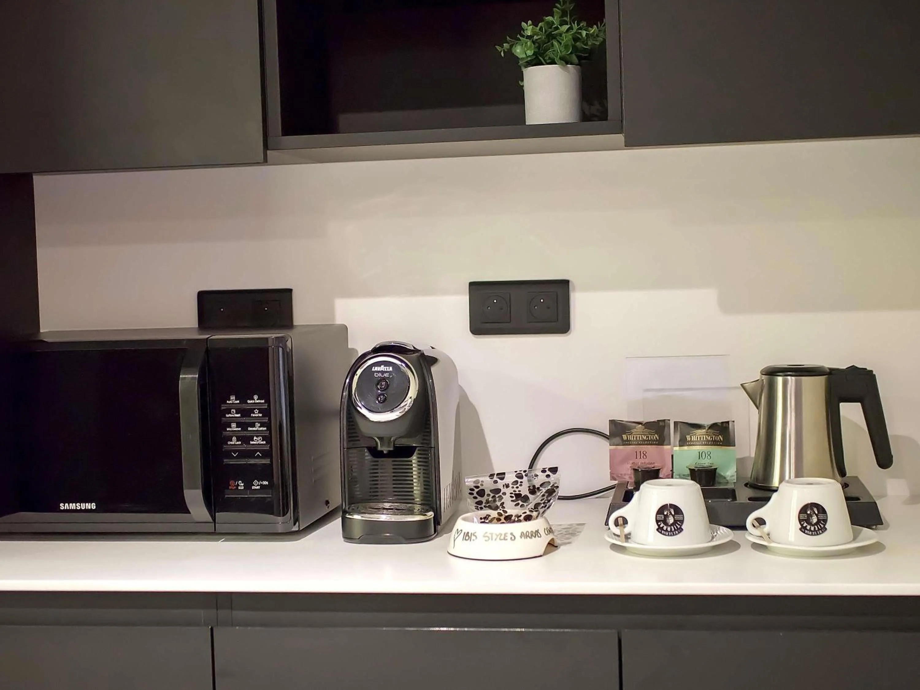 Bedroom in ibis Styles Arras Centre