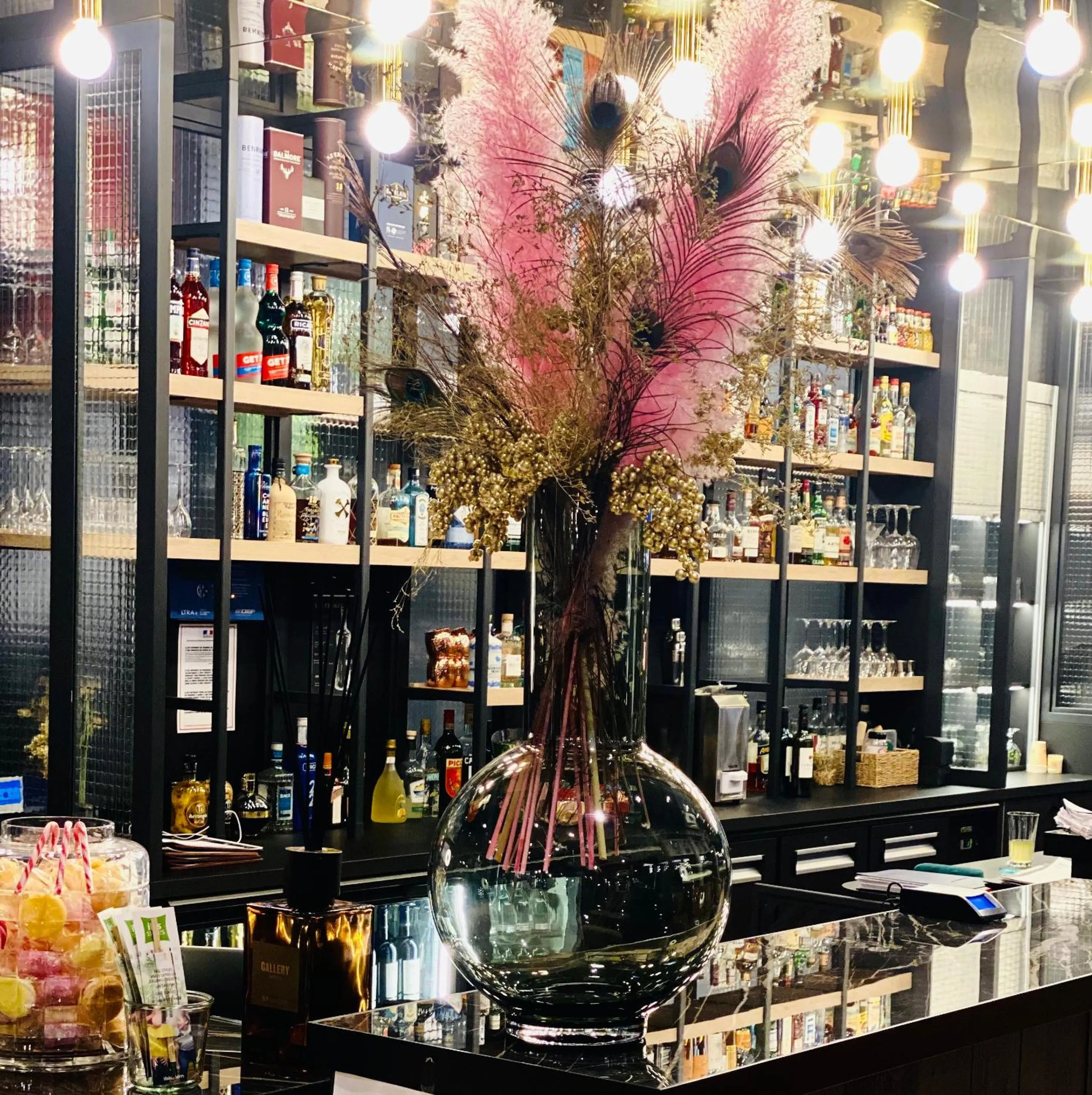 Lounge or bar in ibis Styles Arras Centre