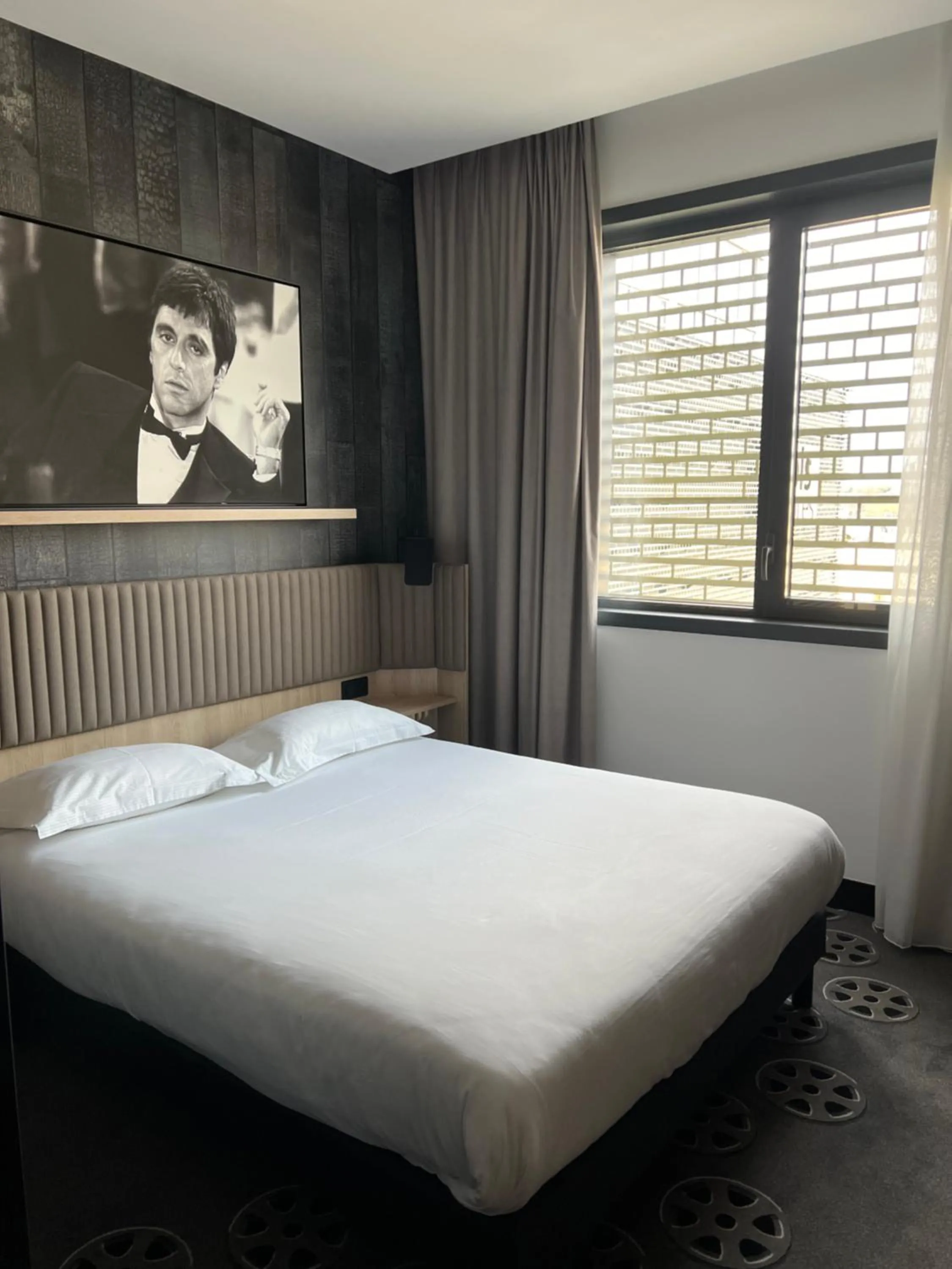 Bedroom, Bed in ibis Styles Arras Centre