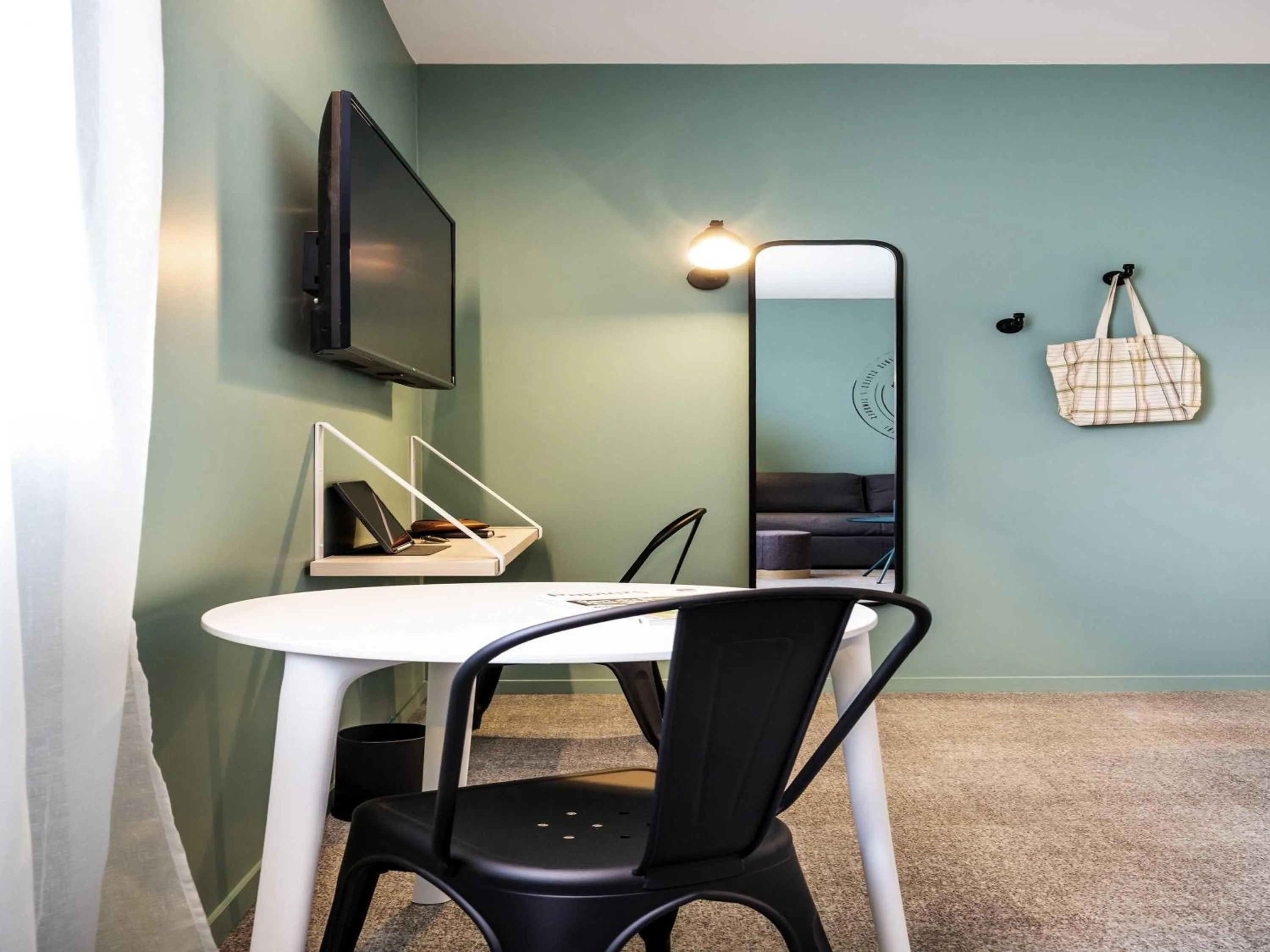 Bedroom in ibis Styles Limoges Centre