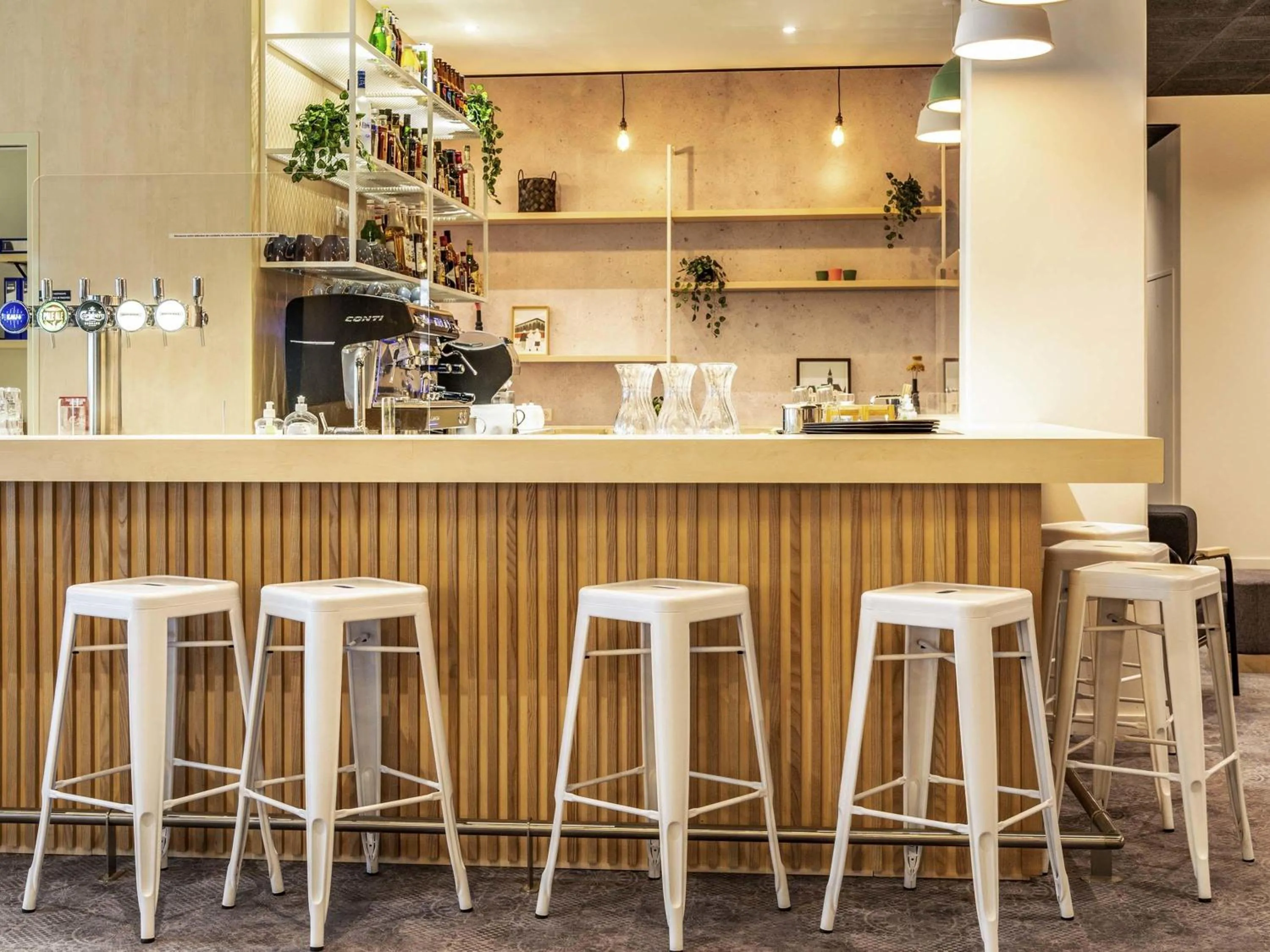 Lounge or bar in ibis Styles Limoges Centre