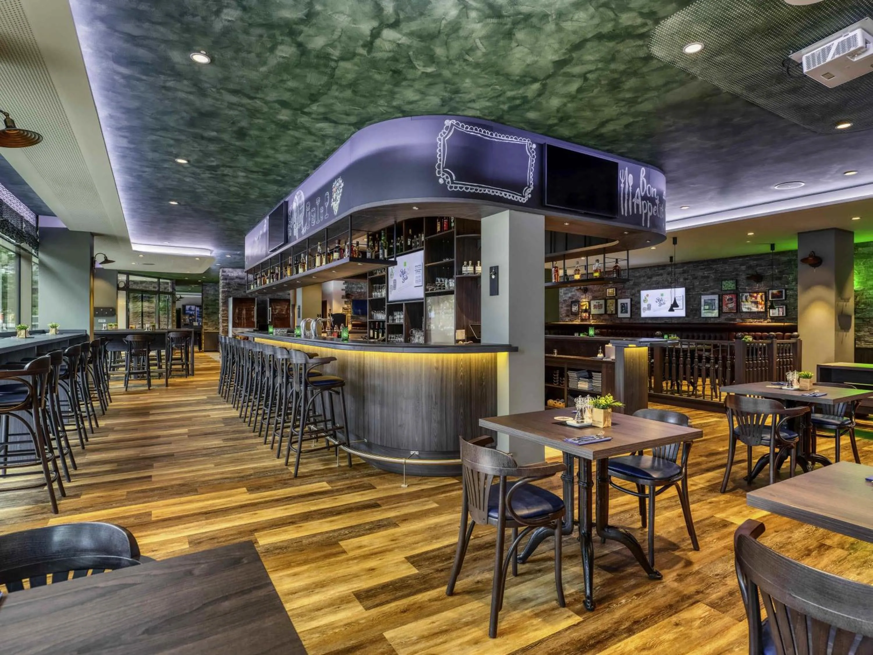 Lounge or bar in ibis Styles Hamburg Barmbek