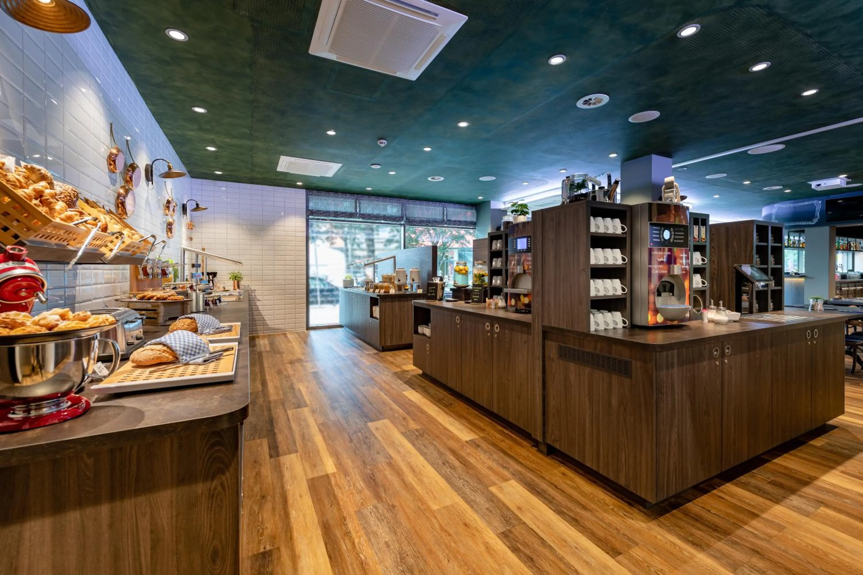 Buffet breakfast in ibis Styles Hamburg Barmbek