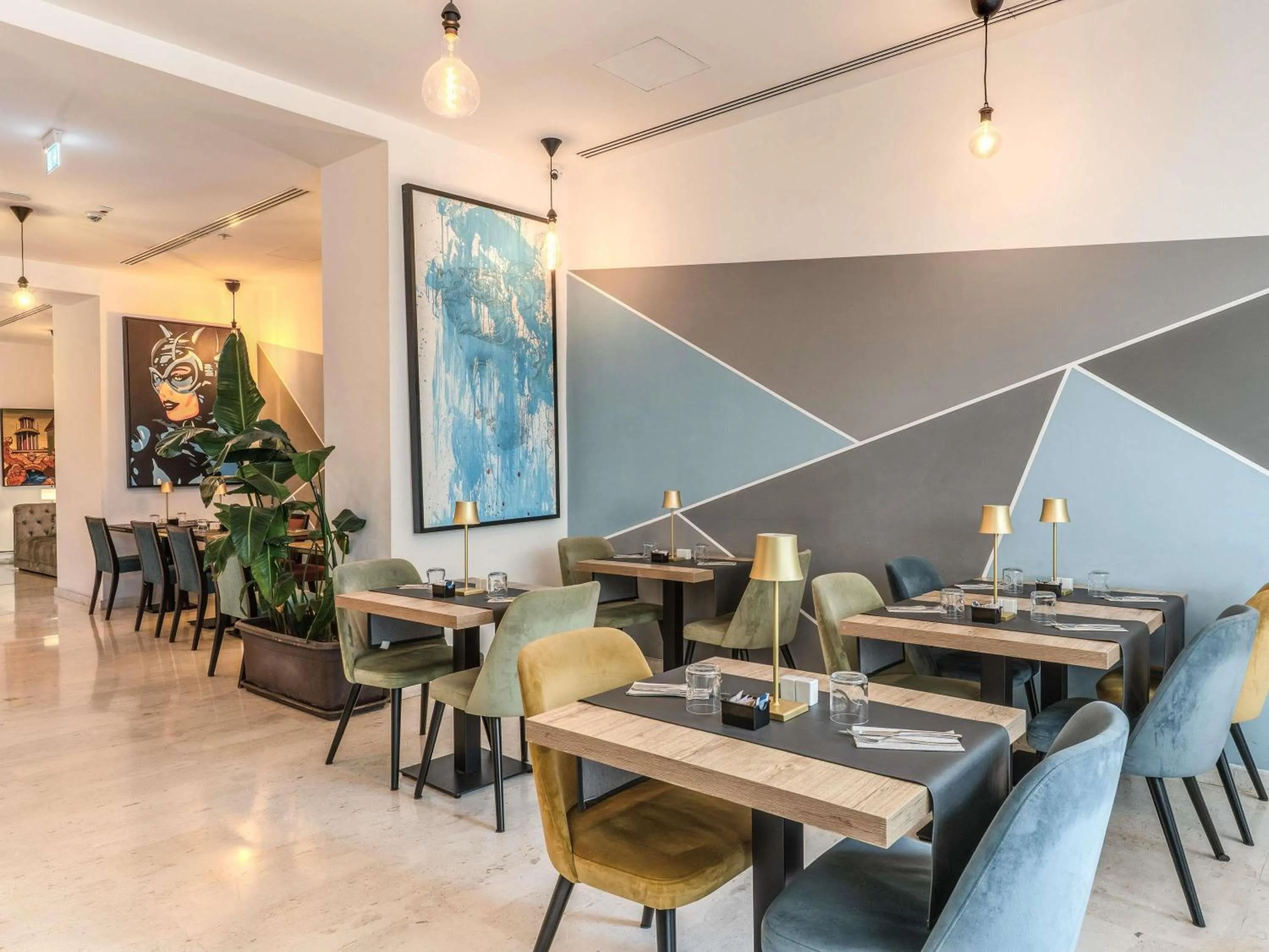 Restaurant/places to eat in Mercure Roma Centro Termini