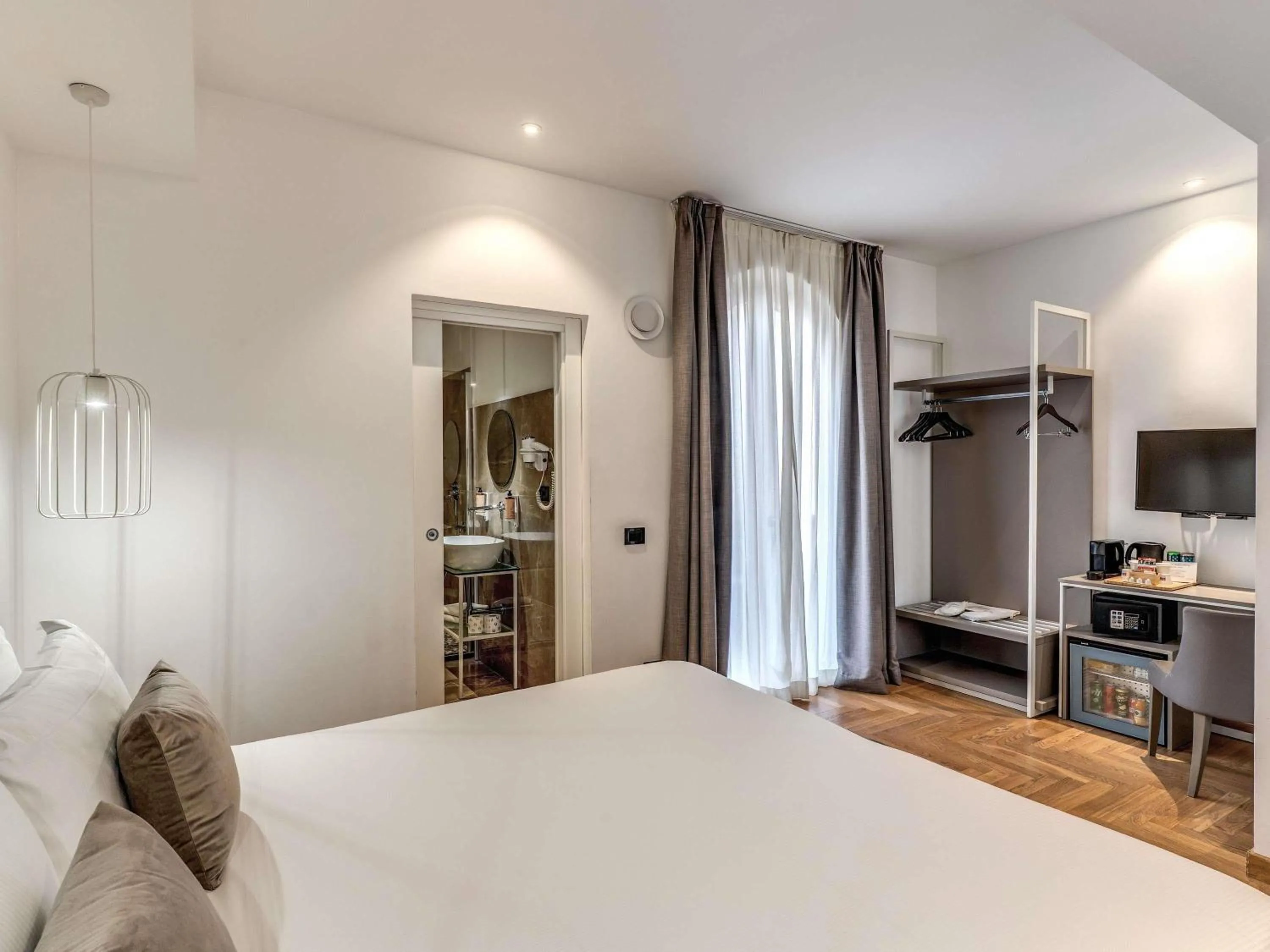 Bedroom, Bed in Mercure Roma Centro Termini