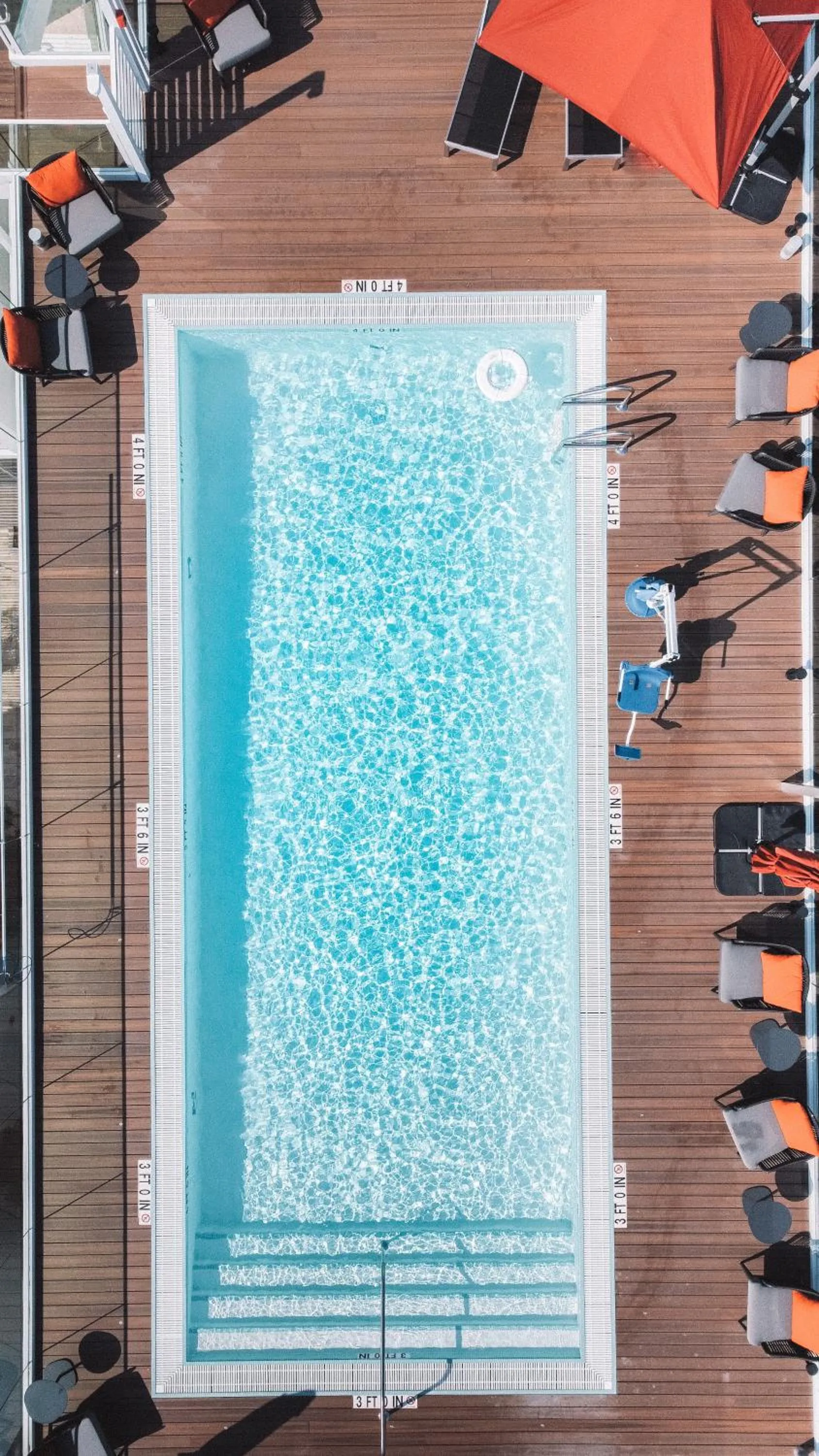 Swimming pool in Berkeley Park MGallery Hotel Collection