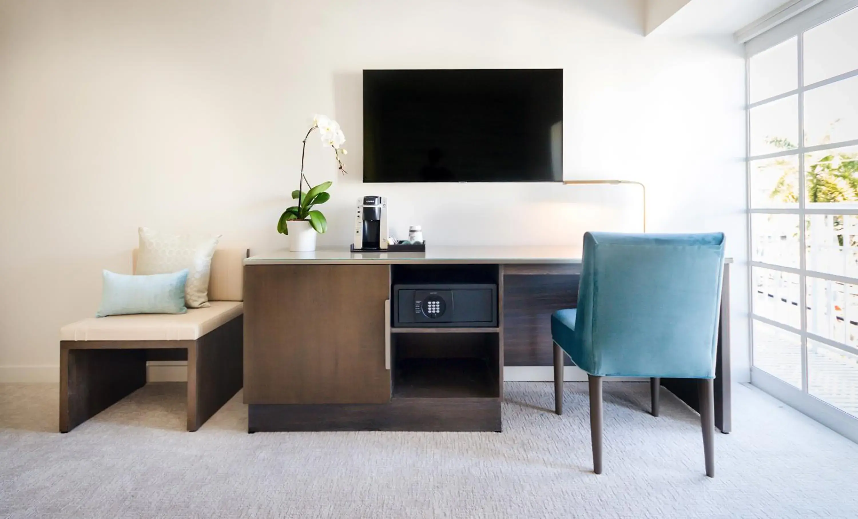 Classic 1 King with Terrace in Berkeley Park MGallery Hotel Collection Classic 1 King with Terrace in Berkeley Park MGallery Hotel Collection