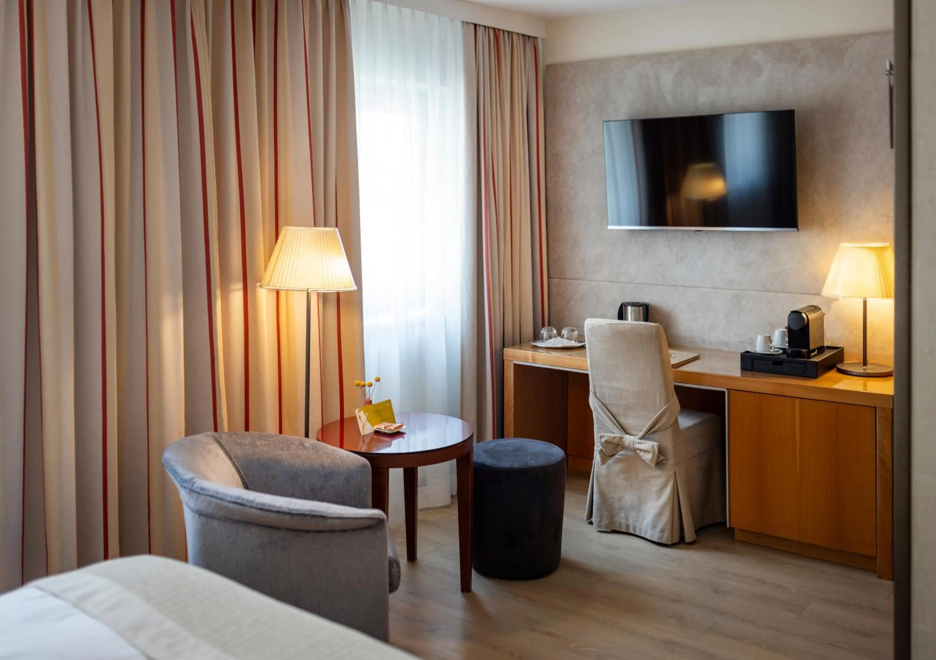 TV and multimedia, Bed in Boutique Hotel Das Tigra