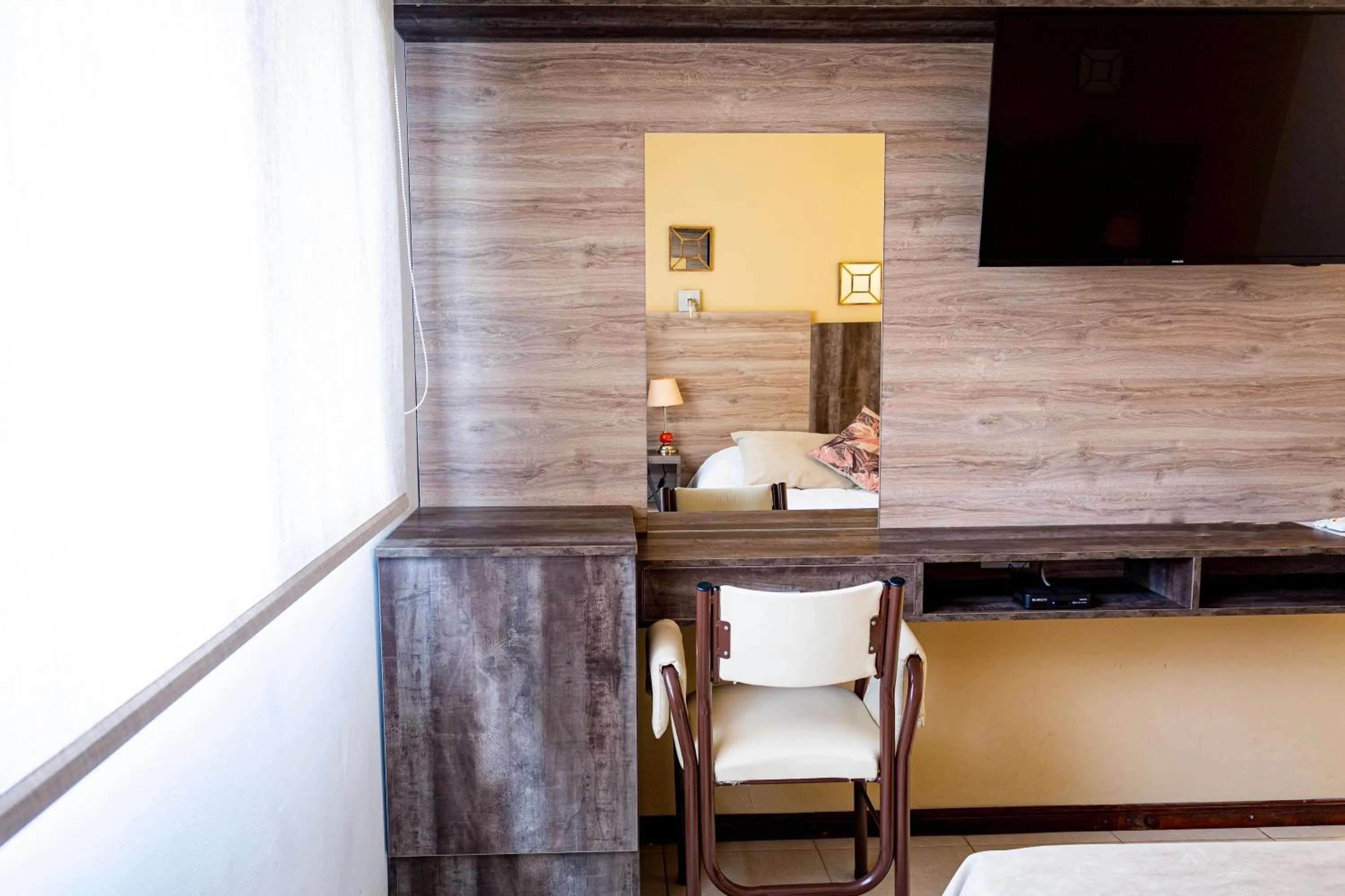 TV and multimedia in Hotel Cuesta de Miranda