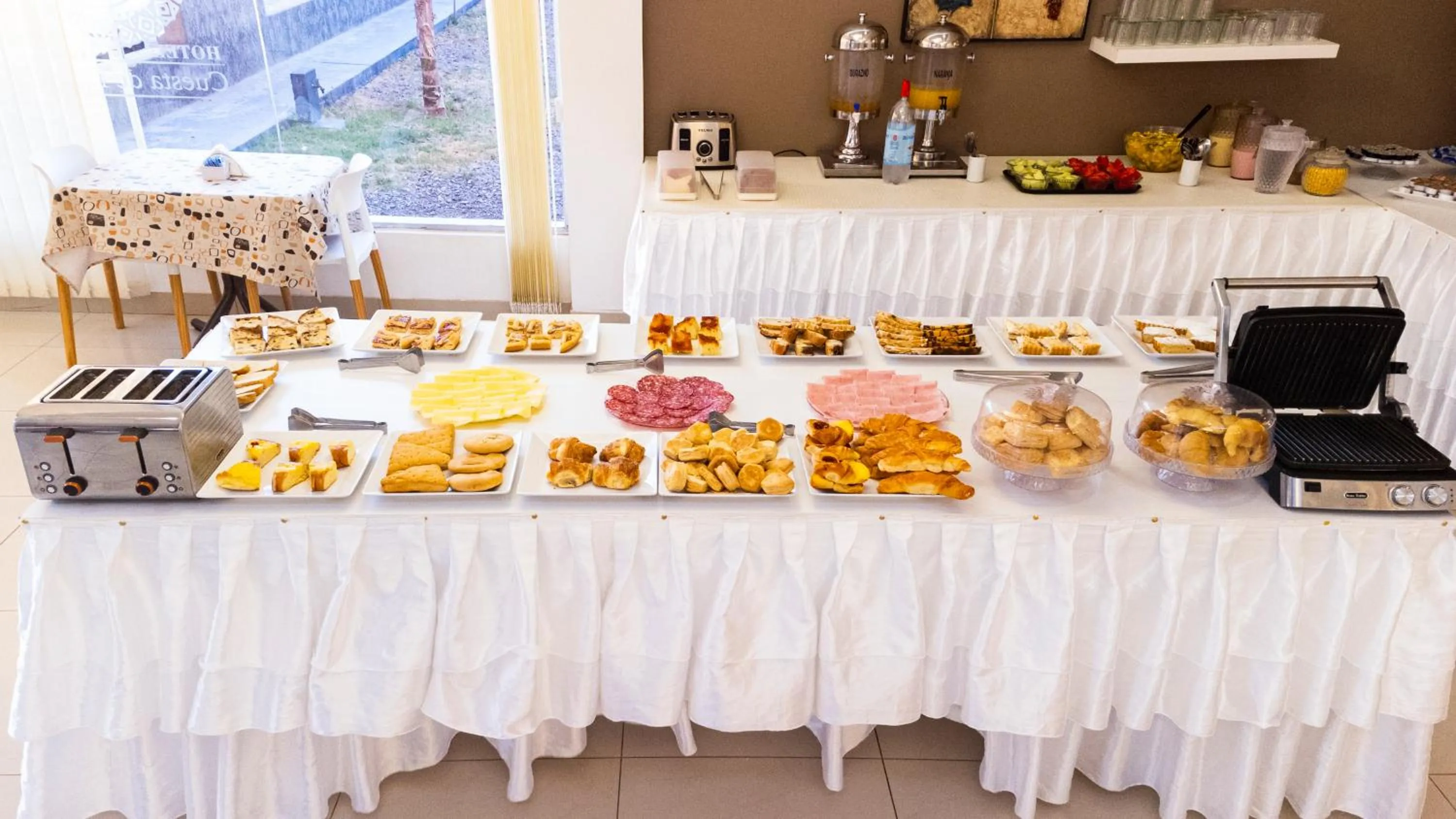 Food and drinks in Hotel Cuesta de Miranda