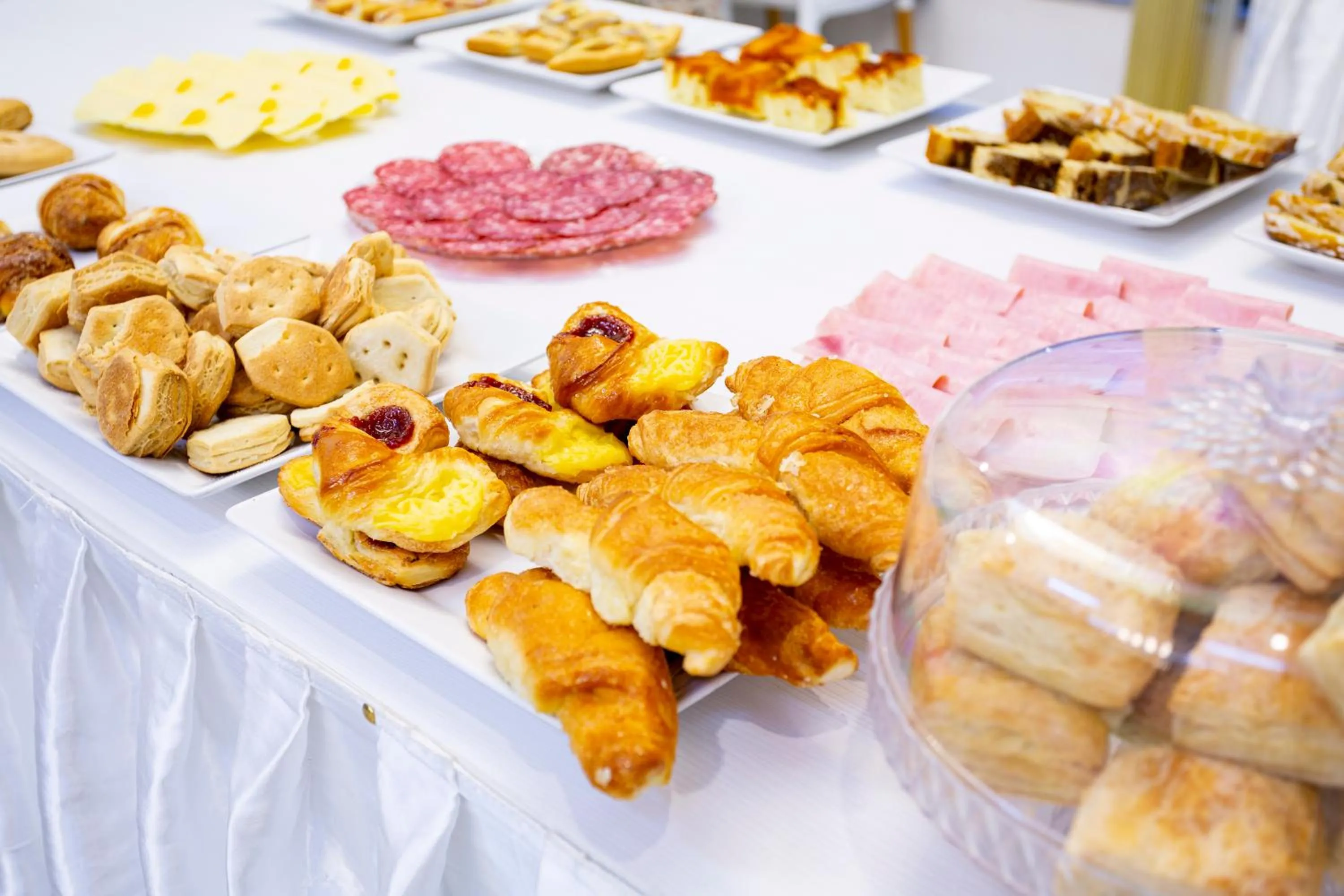 Food and drinks in Hotel Cuesta de Miranda