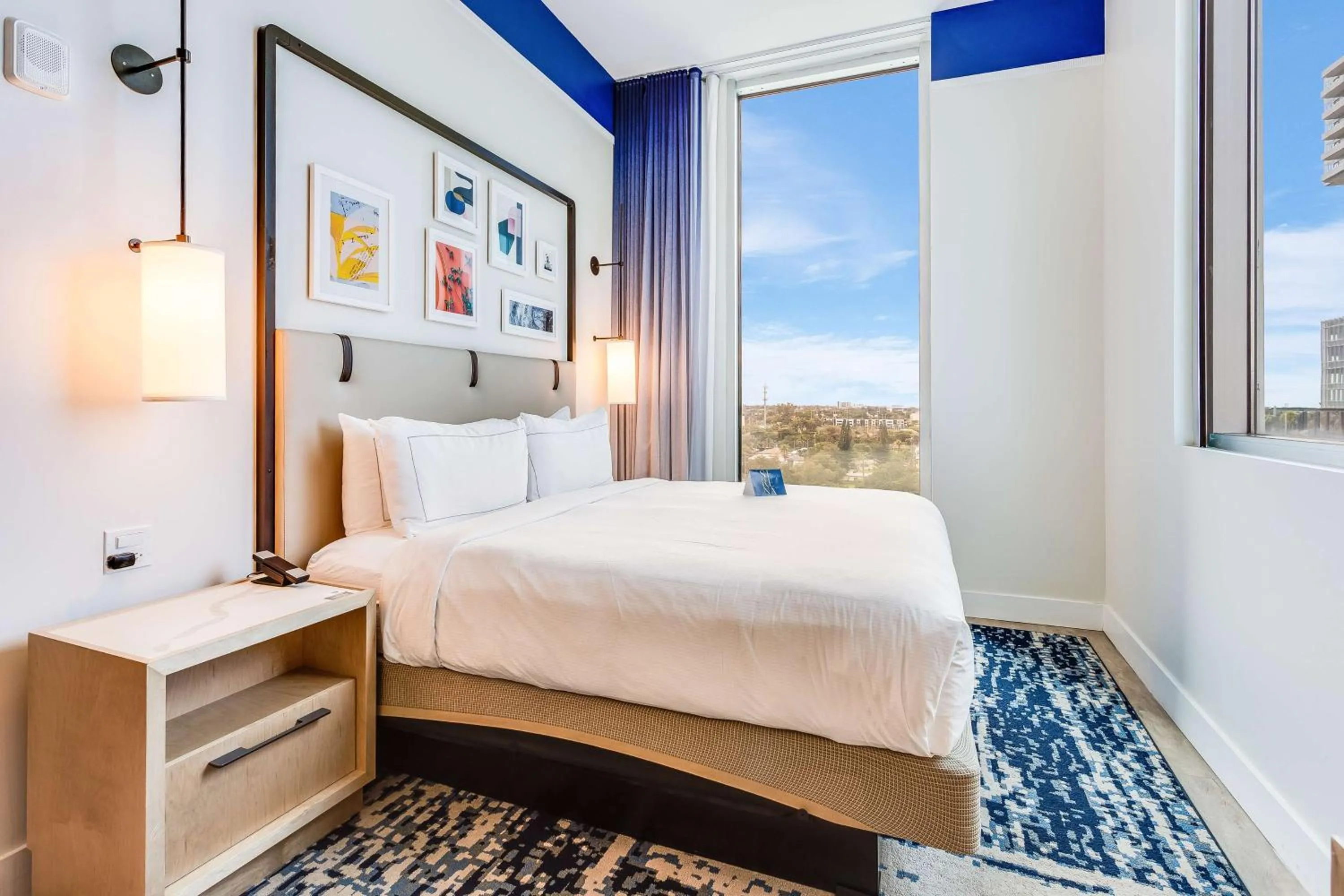 View (from property/room), Bed in SERENA Hotel Aventura Miami, Tapestry Collection by Hilton