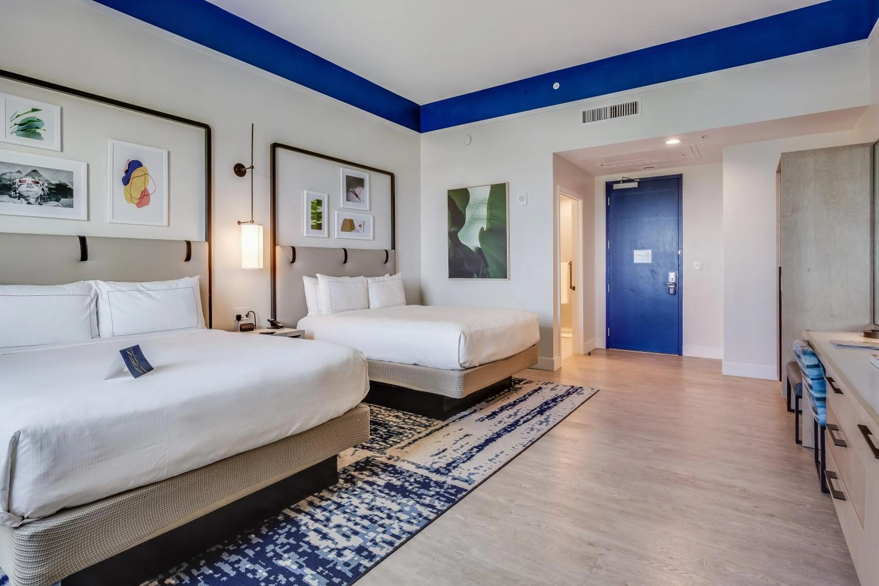 Photo of the whole room, Bed in SERENA Hotel Aventura Miami, Tapestry Collection by Hilton