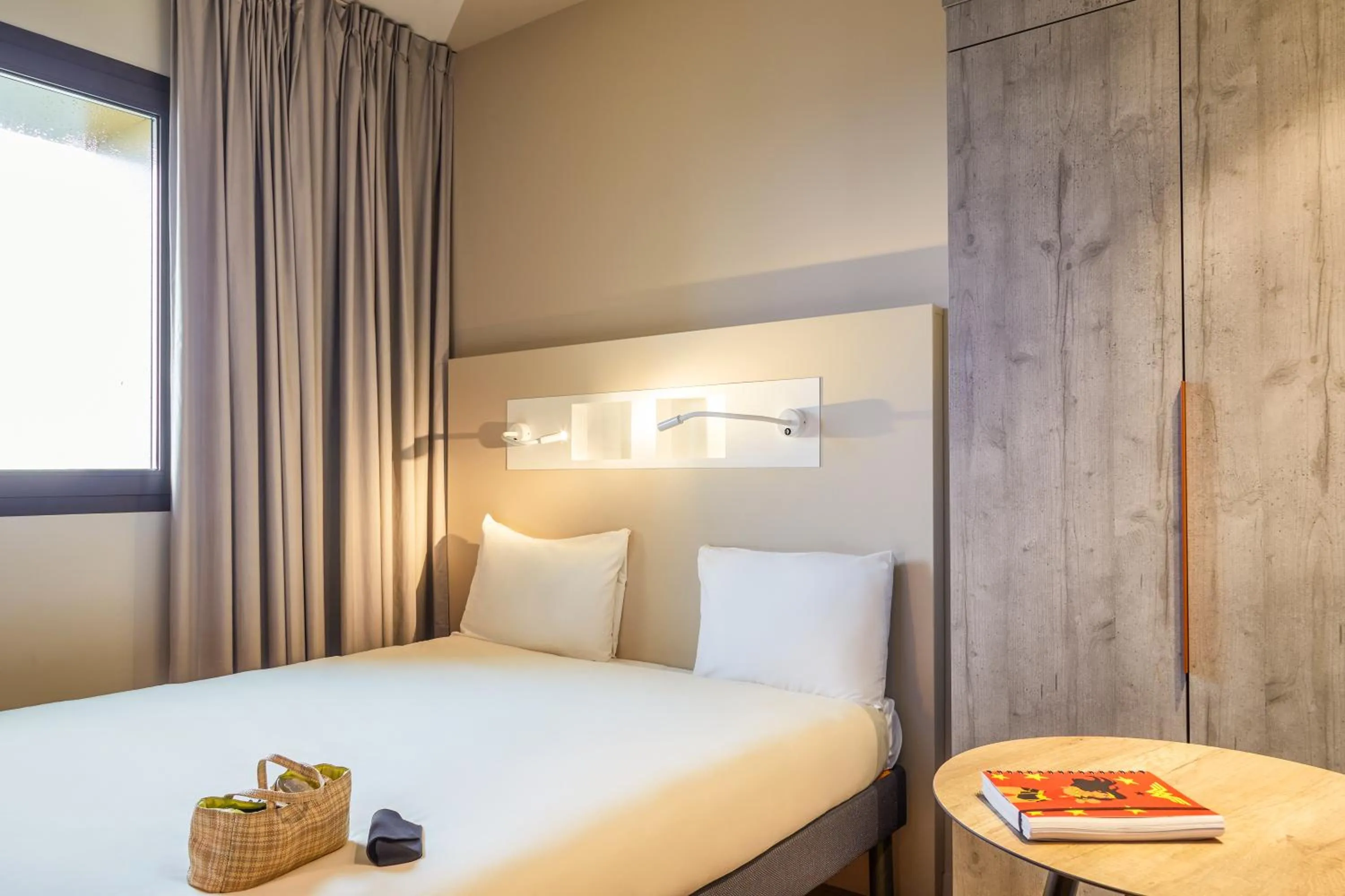 Bedroom, Bed in Ibis Budget Montpellier Aéroport Parc Des Expos