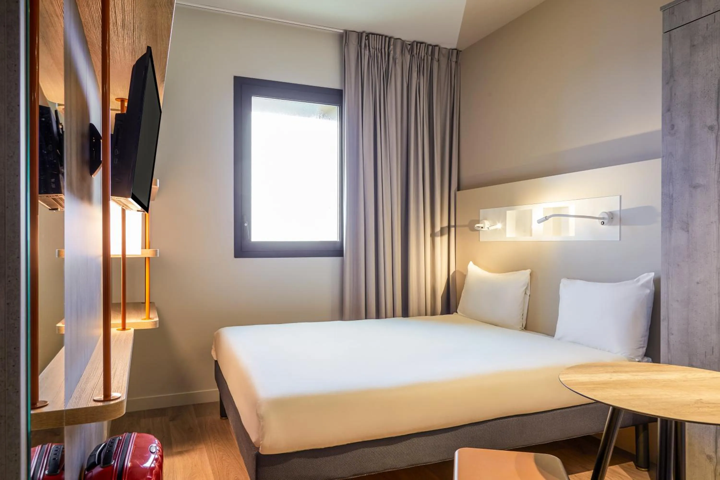 Bedroom, Bed in Ibis Budget Montpellier Aéroport Parc Des Expos