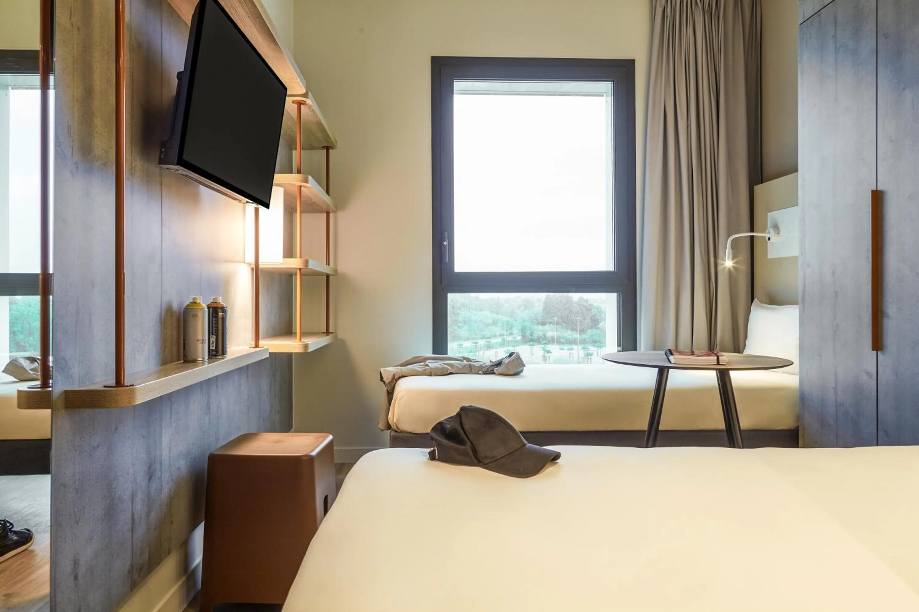 Bedroom, Bed in Ibis Budget Montpellier Aéroport Parc Des Expos