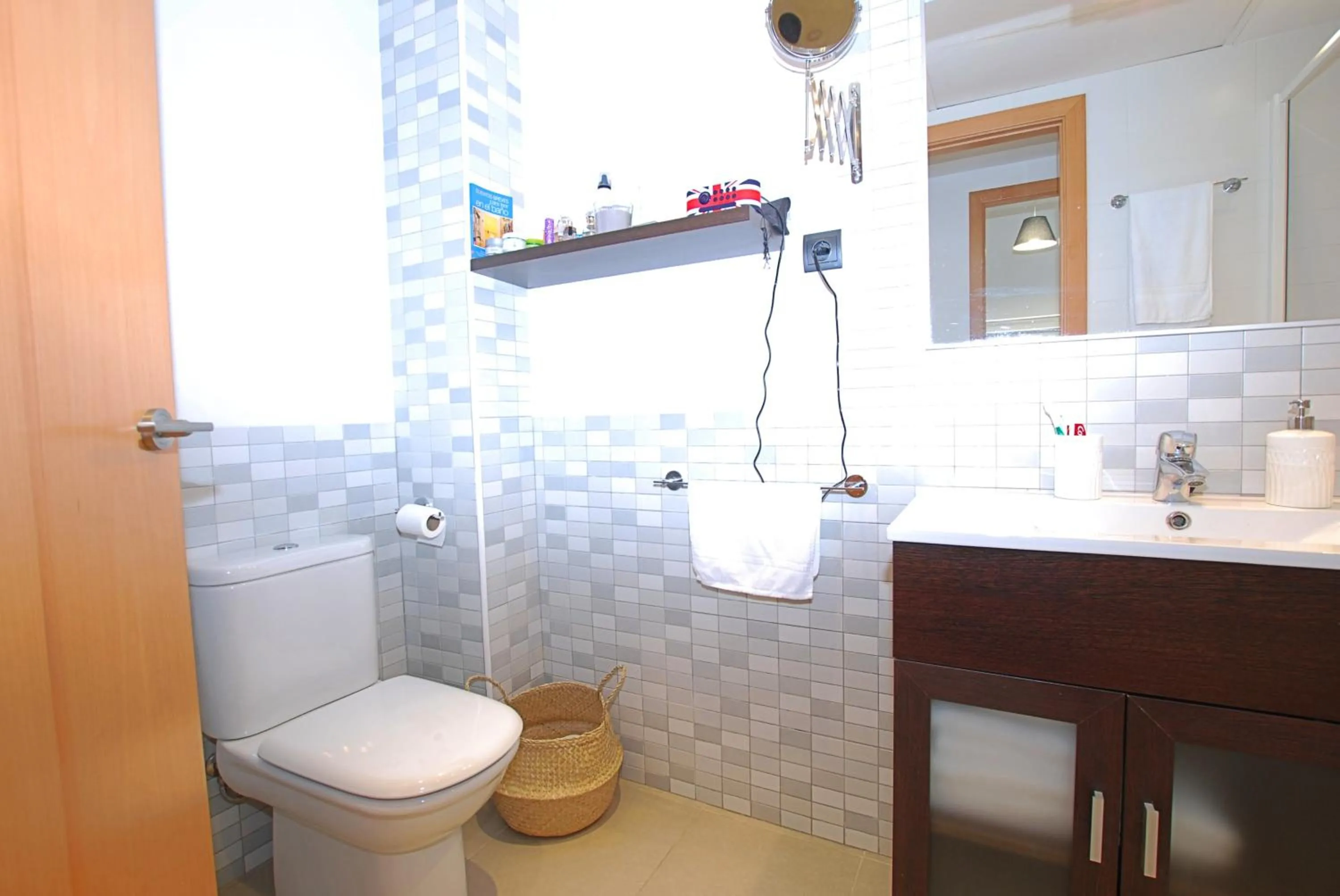 Bathroom in Petit niu · Petit niu · Apartamento AC - 3 min de la playa