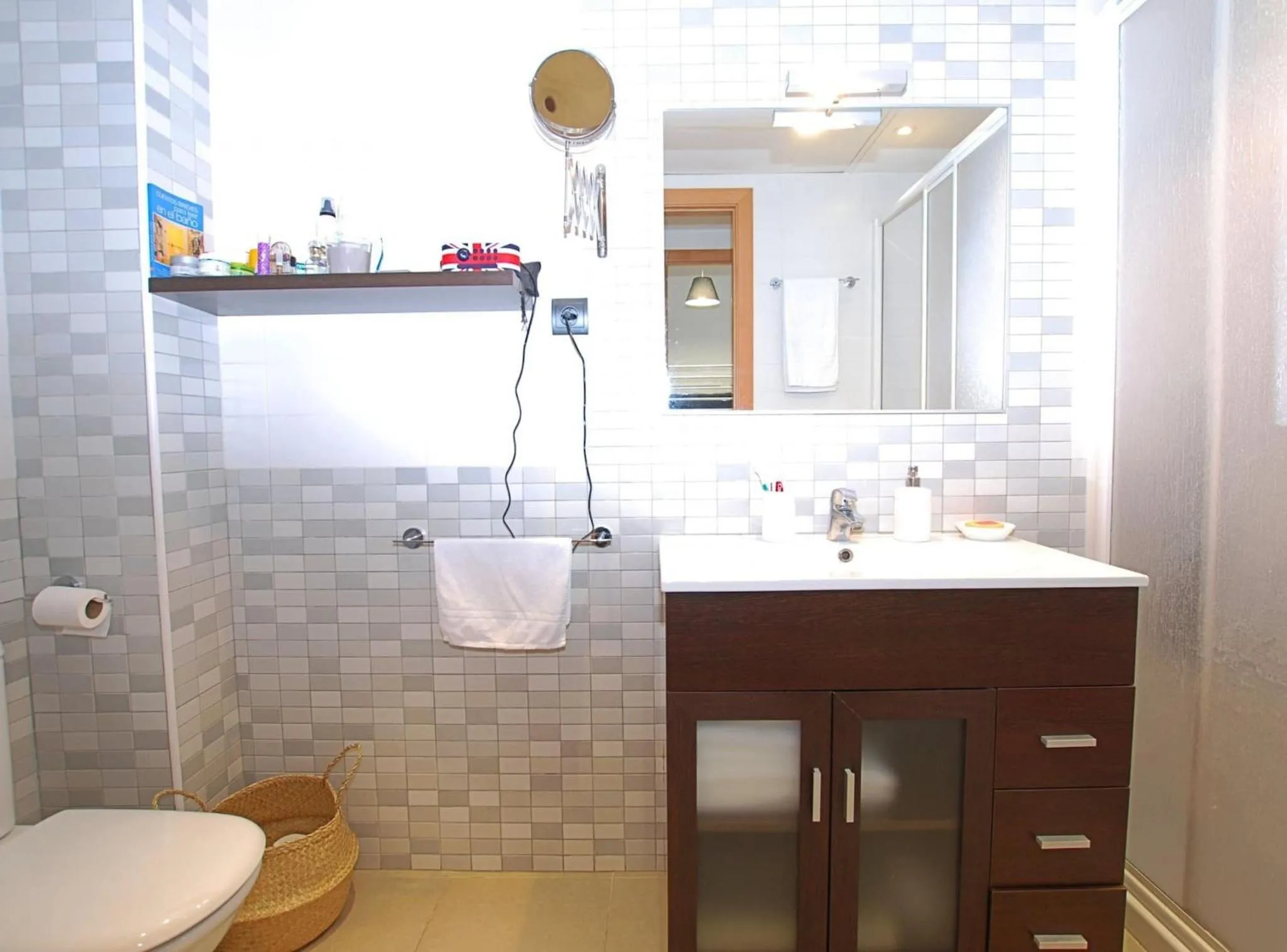 Bathroom in Petit niu · Petit niu · Apartamento AC - 3 min de la playa