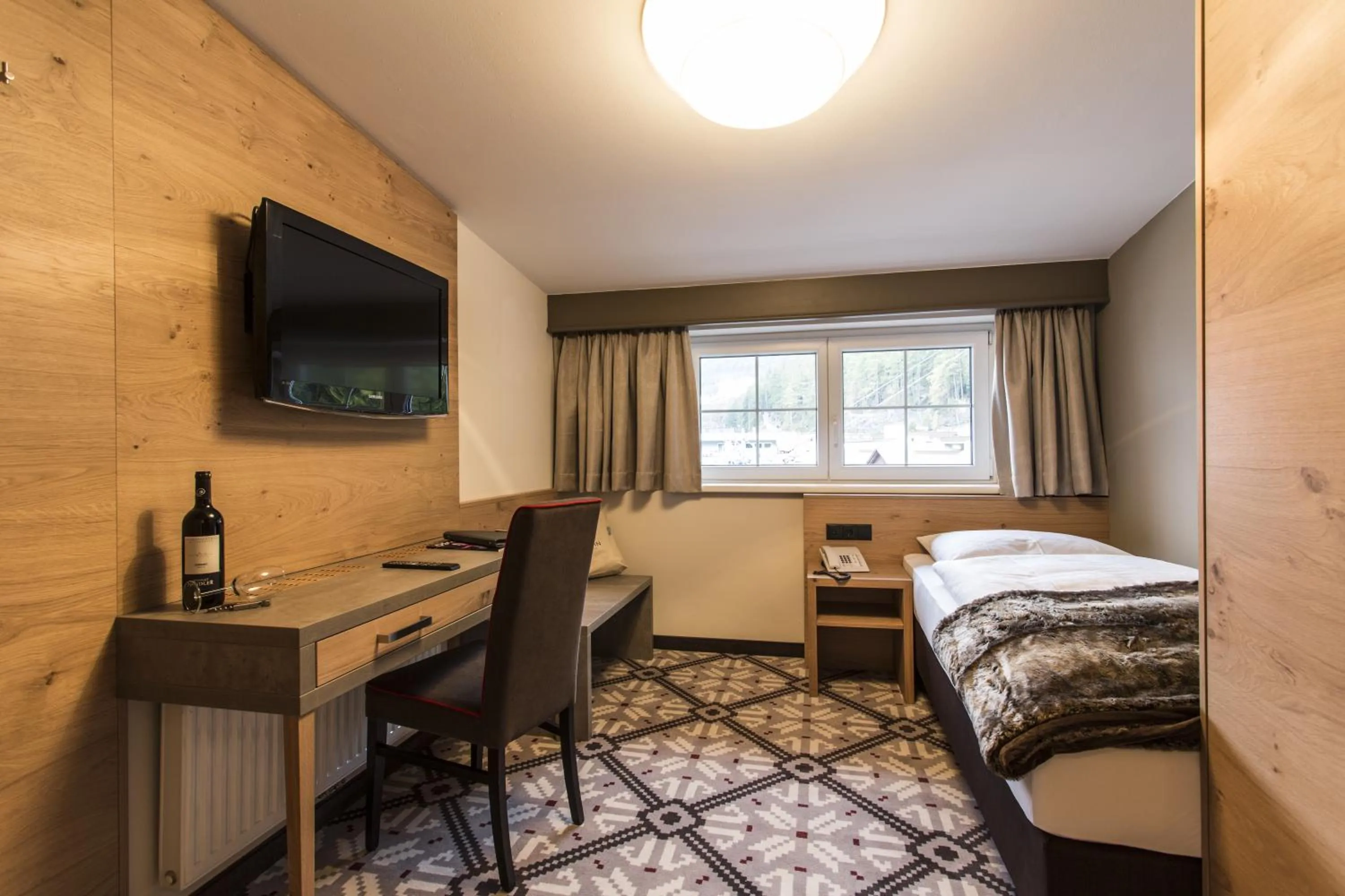 Photo of the whole room, Bed in Hotel Valentin