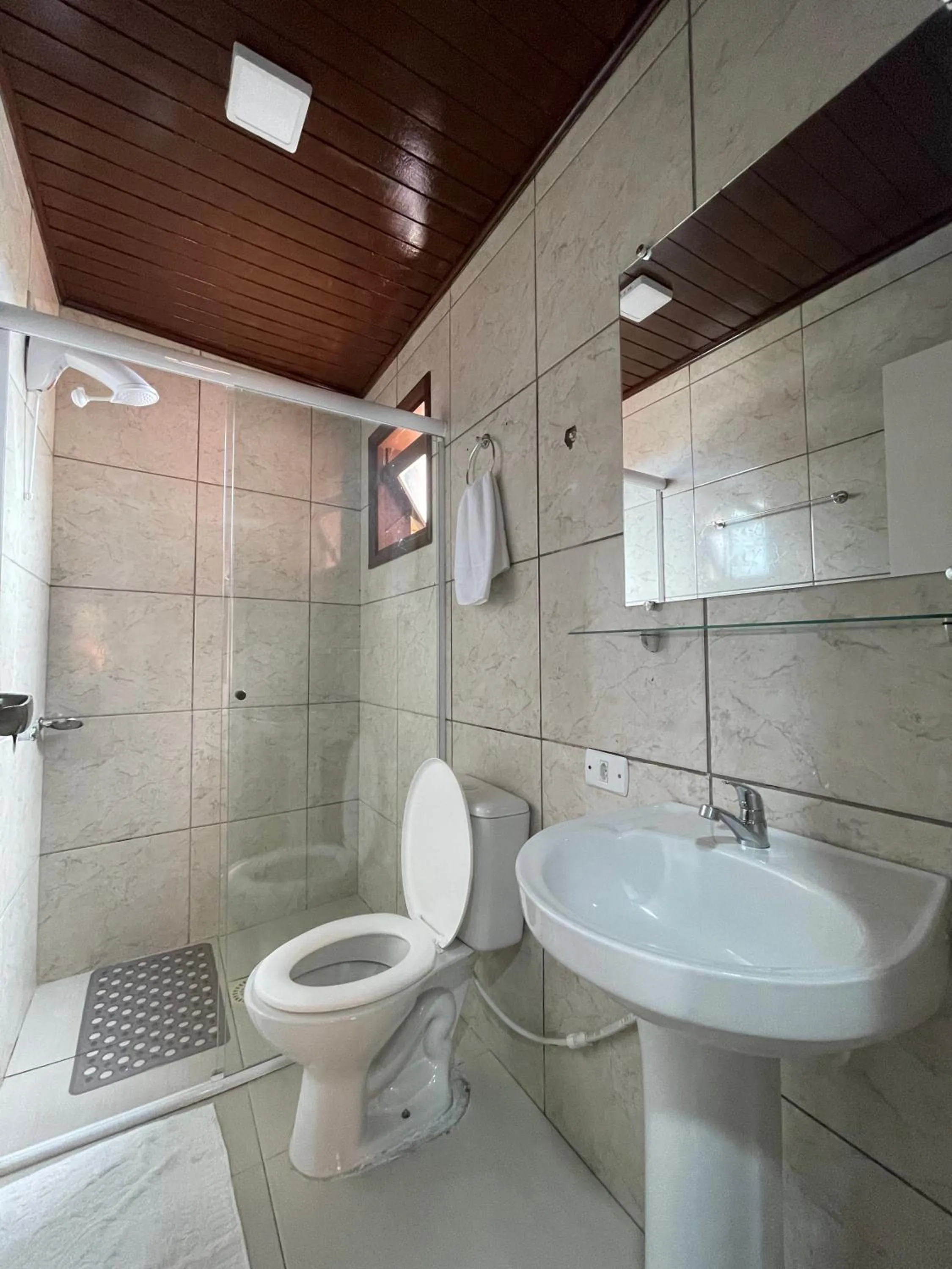 Shower in Mare Blu - Pousada Hostel