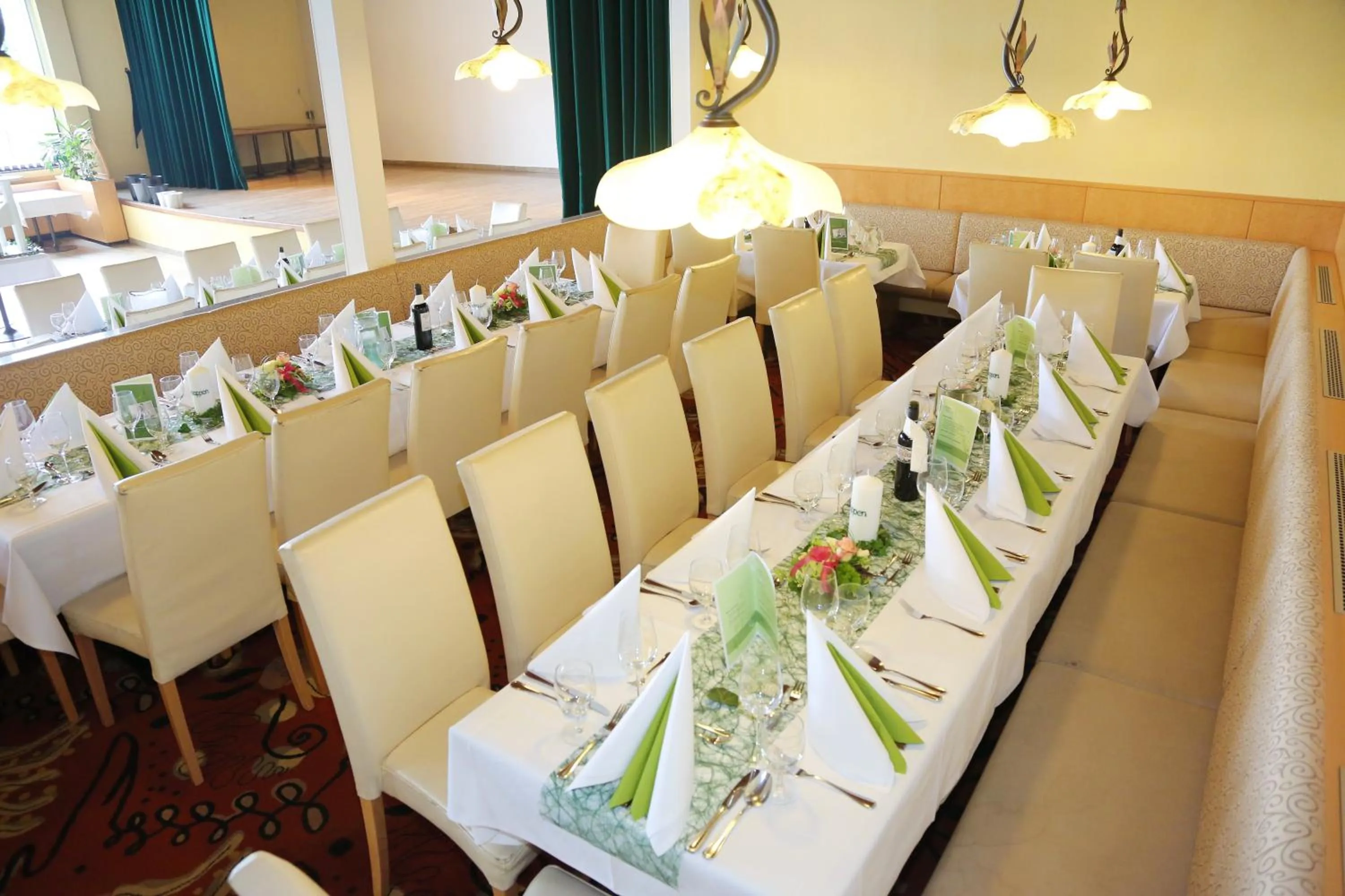 Restaurant/places to eat in Business-Hotel Stockinger