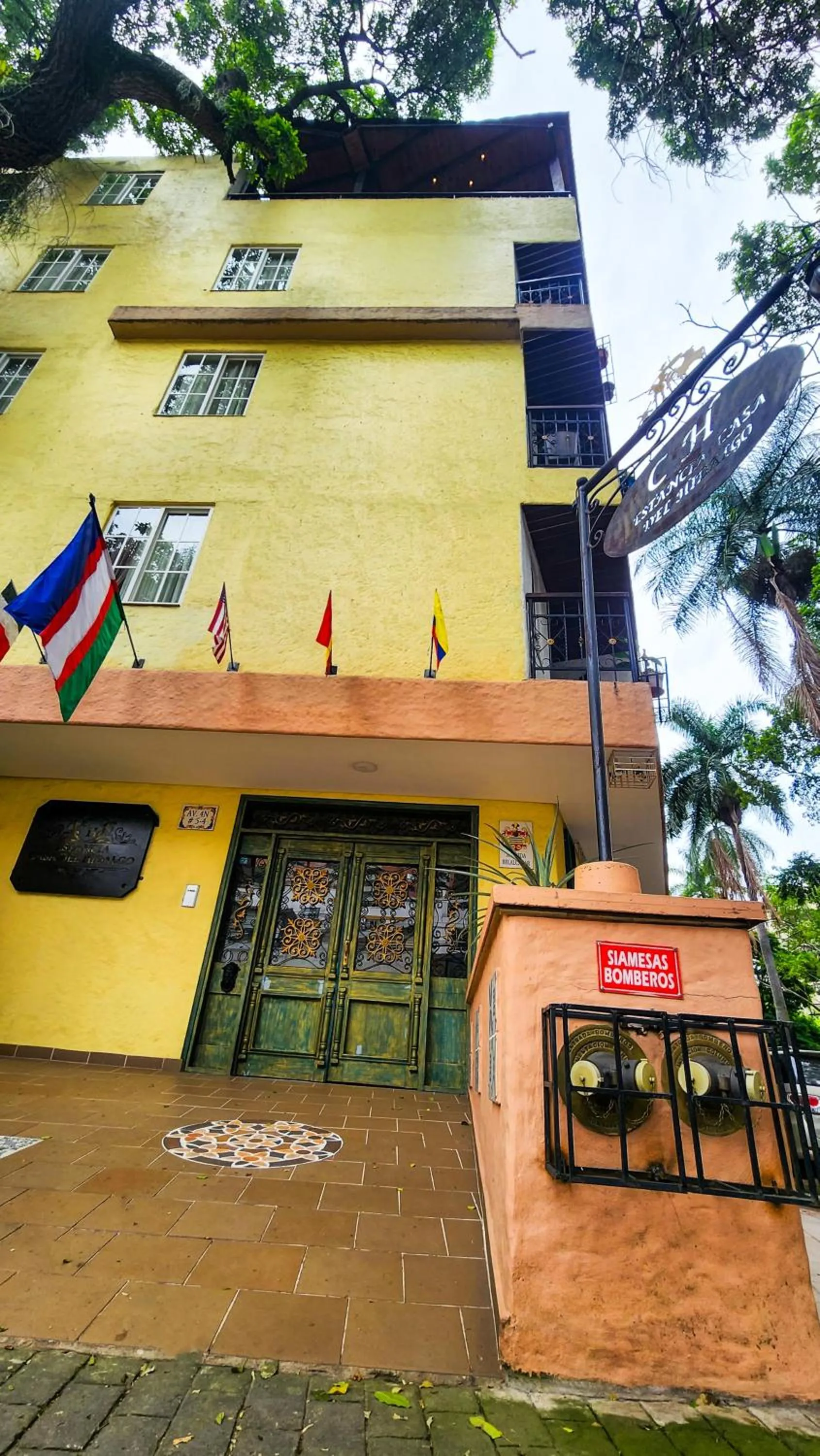 Facade/entrance in Casa del Hidalgo Hotel Cali Centenario