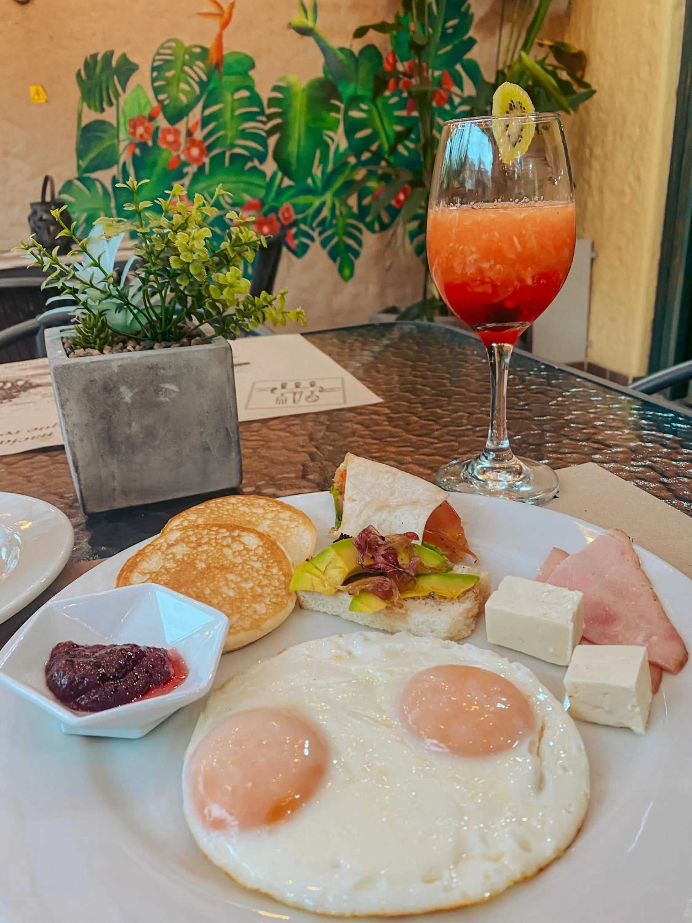 Breakfast in Casa del Hidalgo Hotel Cali Centenario