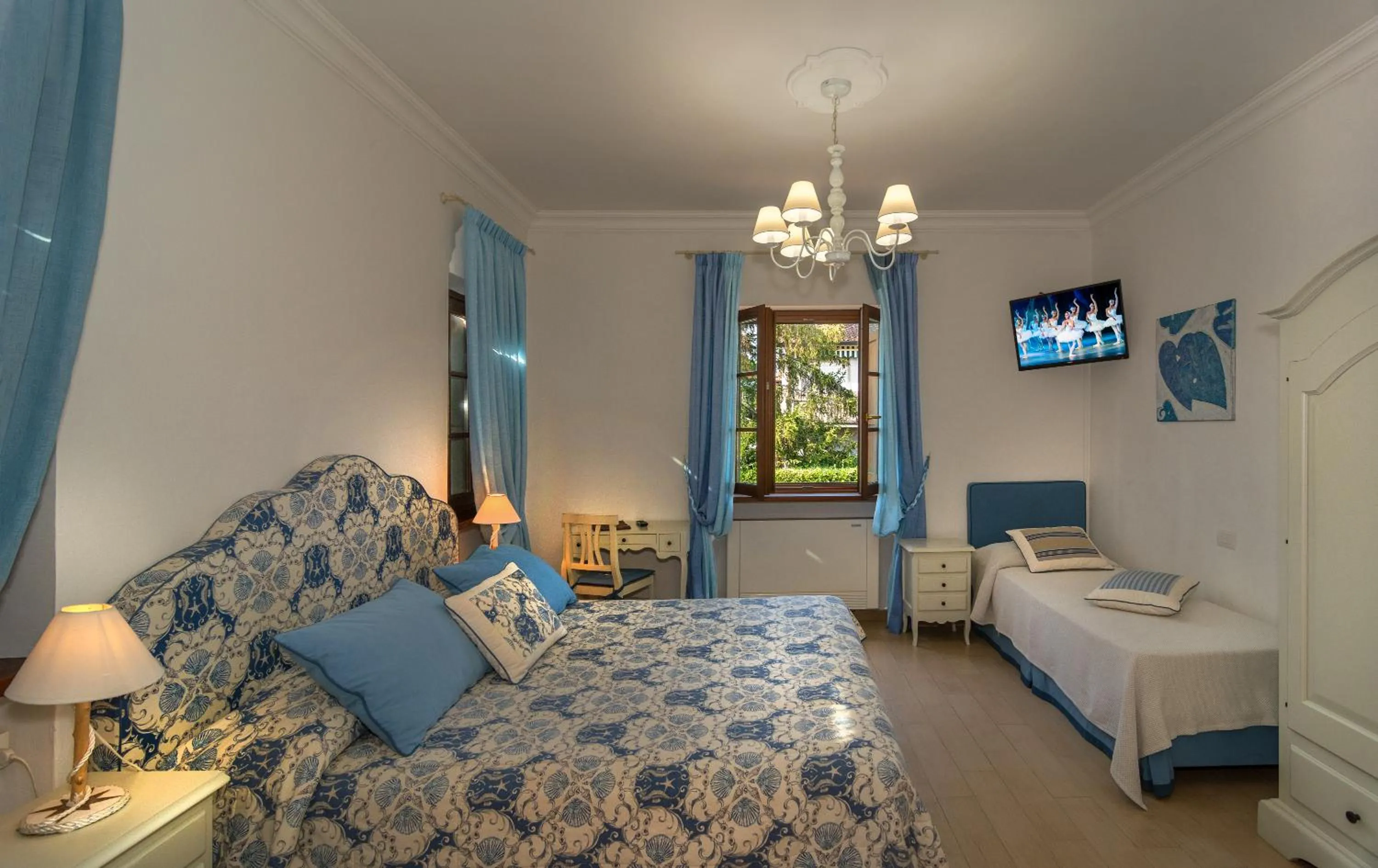 Photo of the whole room, Bed in Villa Il Fortino