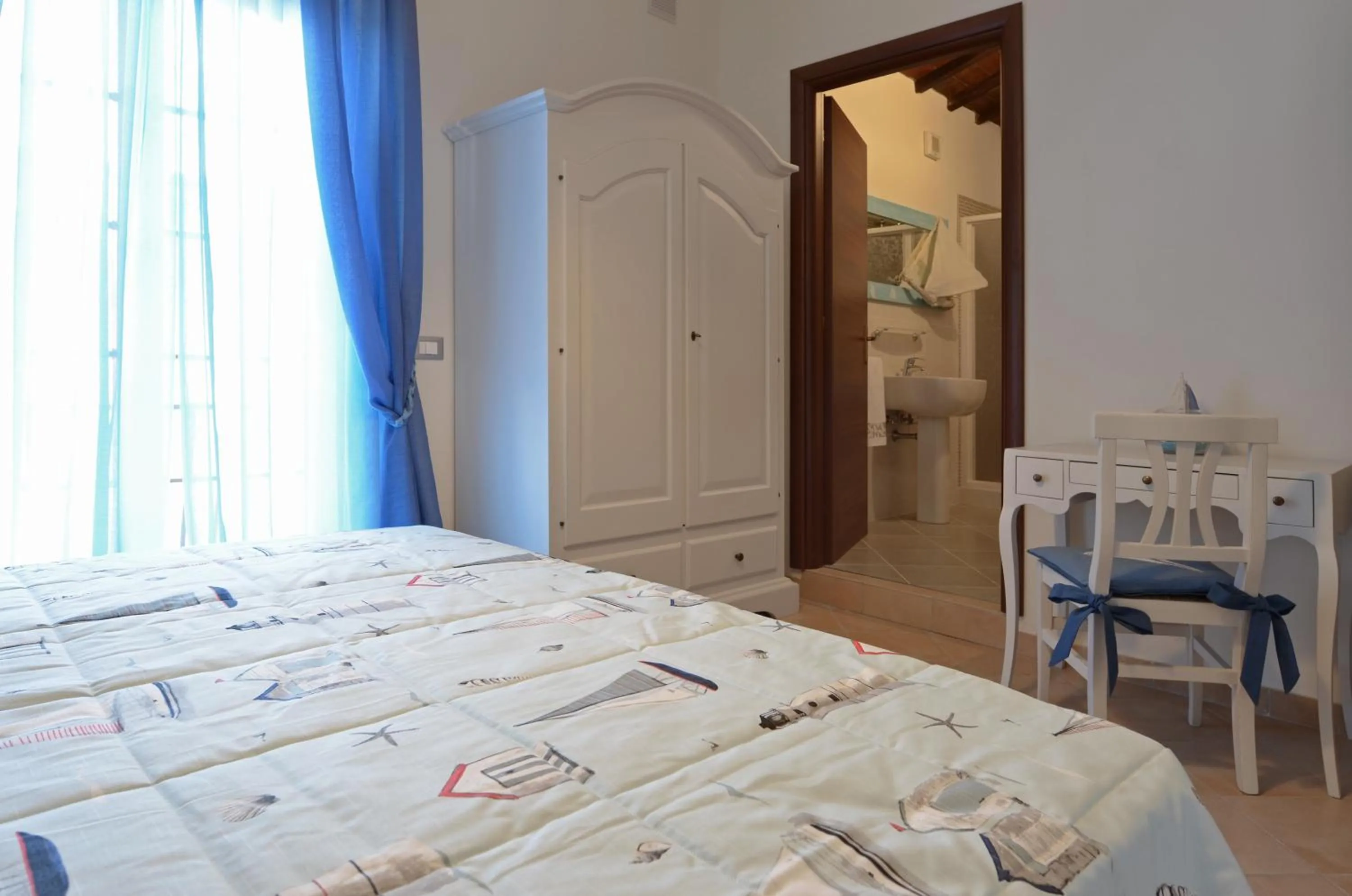 Seating area, Bed in Villa Il Fortino