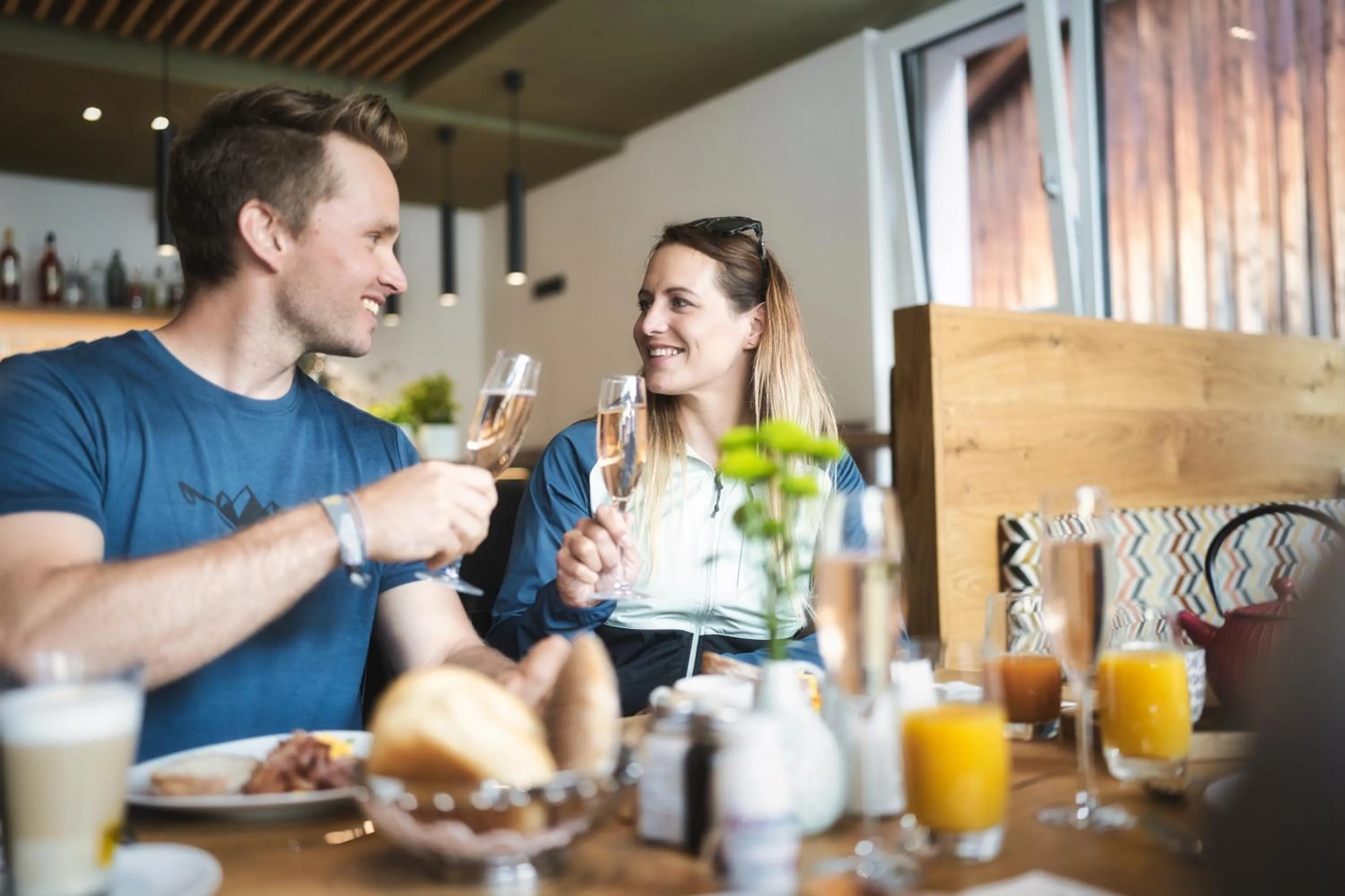 Lounge or bar in Hotel Die Arlbergerin - Design & Tiroler Gemütlichkeit