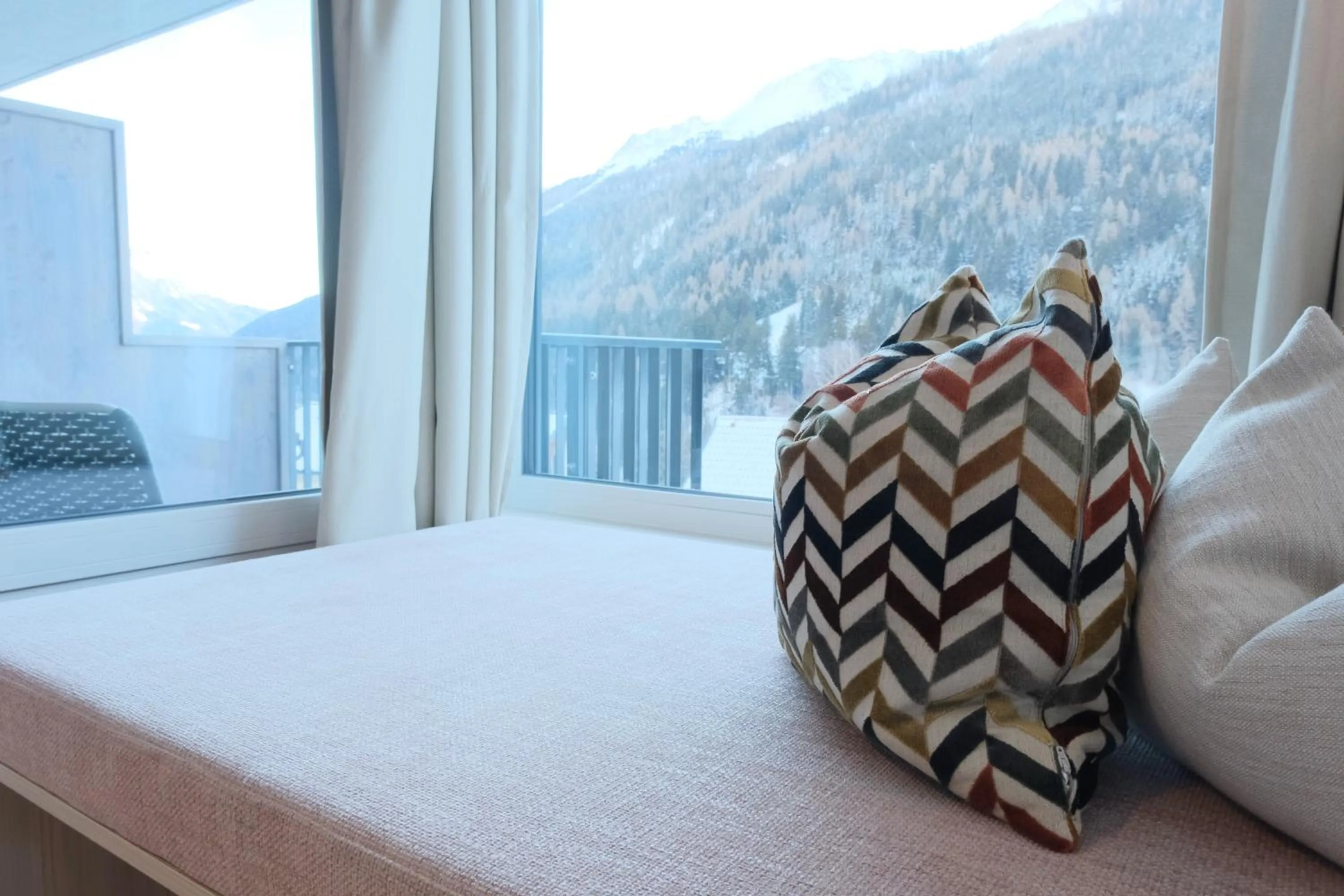 Winter, Bed in Hotel Die Arlbergerin - Design & Tiroler Gemütlichkeit