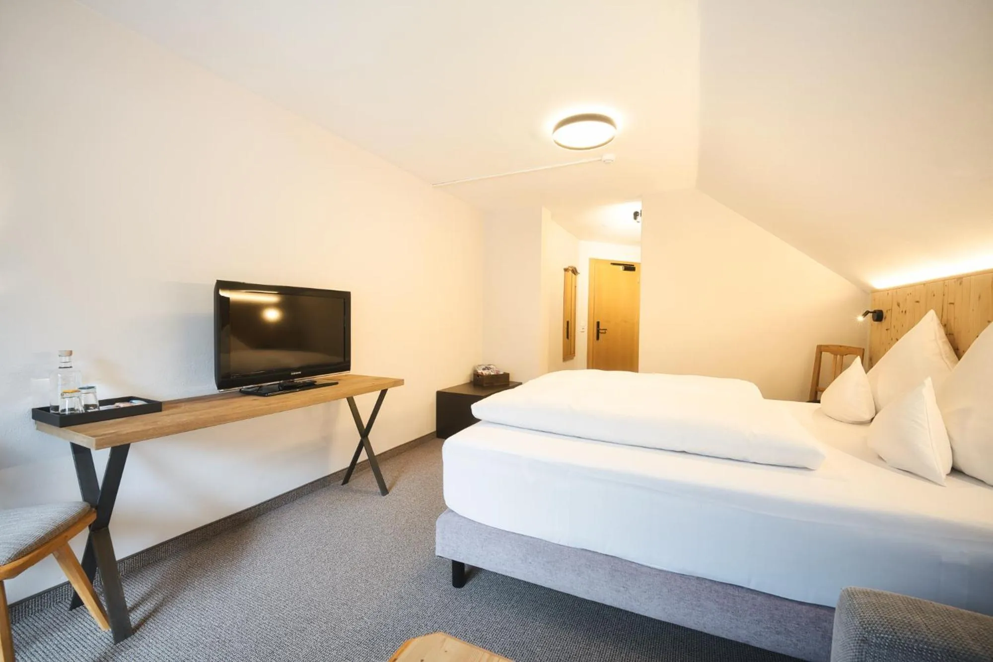 Photo of the whole room, Bed in Hotel Die Arlbergerin - Design & Tiroler Gemütlichkeit