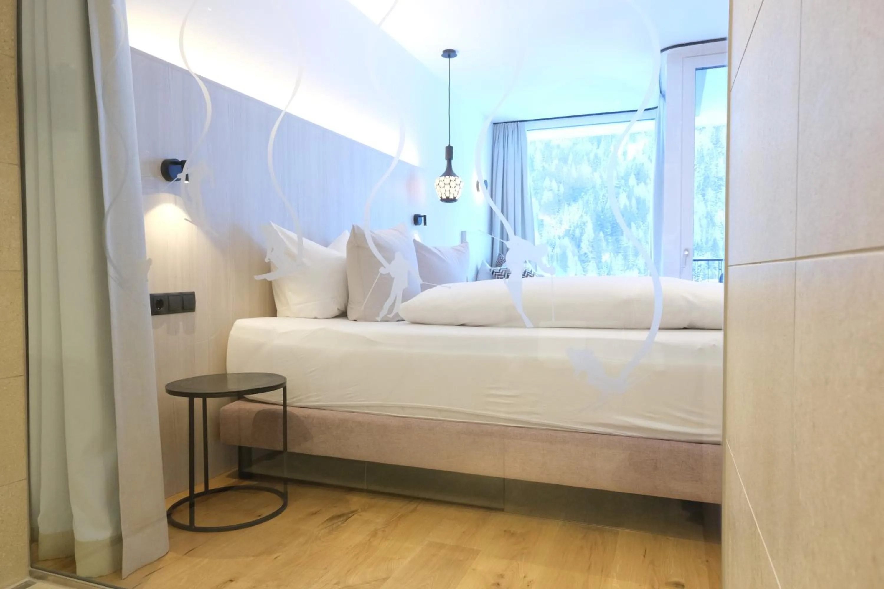 Photo of the whole room, Bed in Hotel Die Arlbergerin - Design & Tiroler Gemütlichkeit