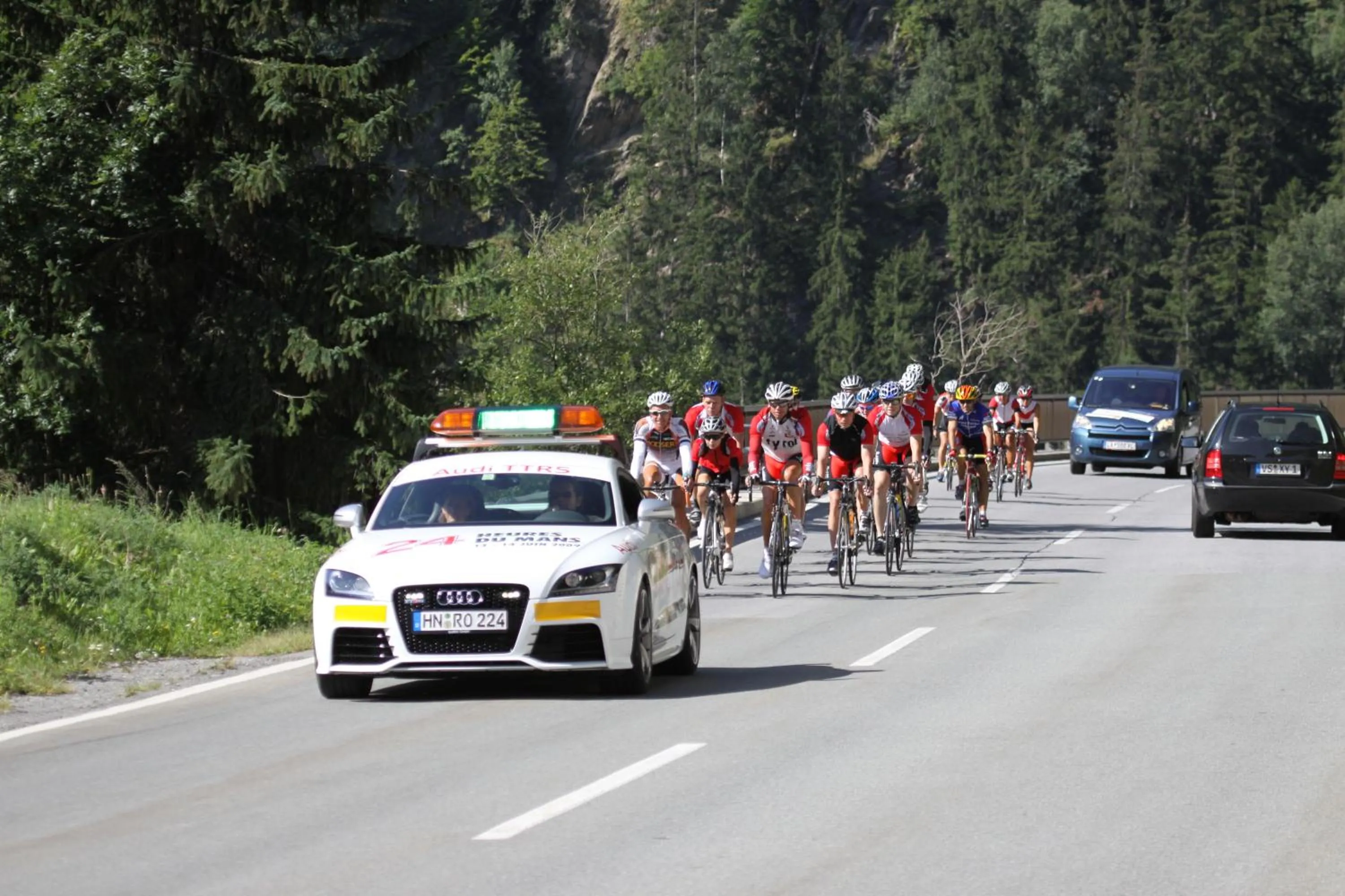 Cycling in Hotel Die Arlbergerin - Design & Tiroler Gemütlichkeit