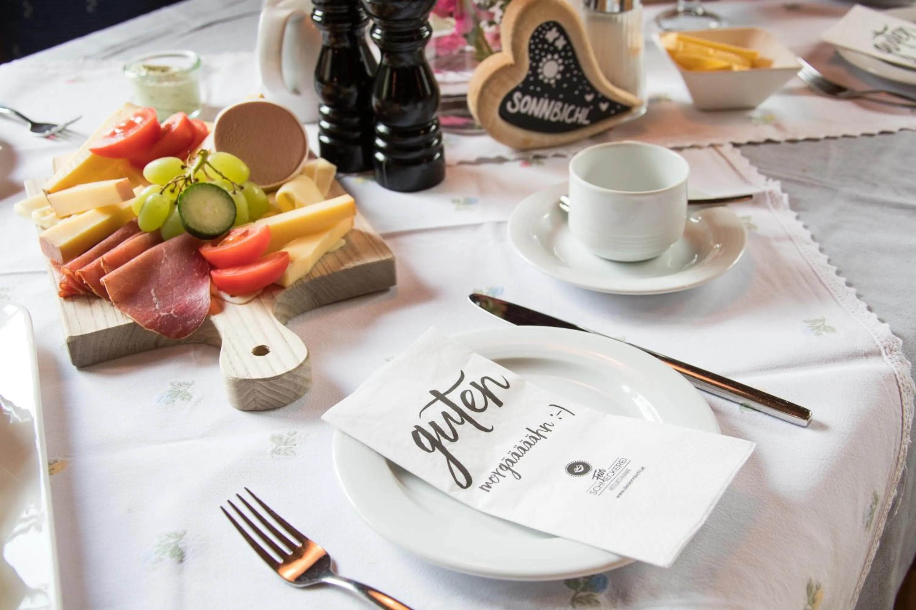 Food and drinks in Hotel Die Arlbergerin - Design & Tiroler Gemütlichkeit