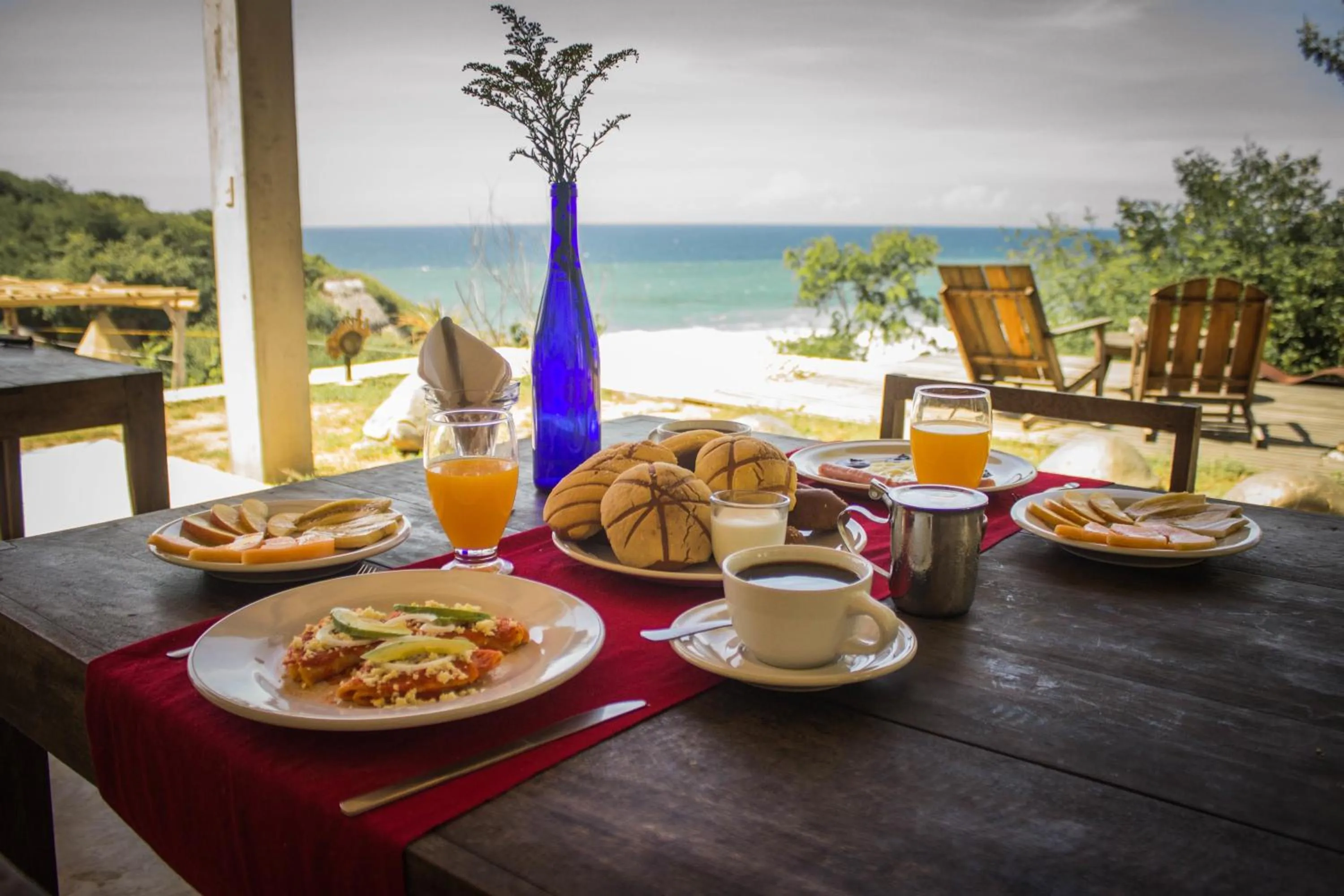 Restaurant/places to eat in Casa Mermejita